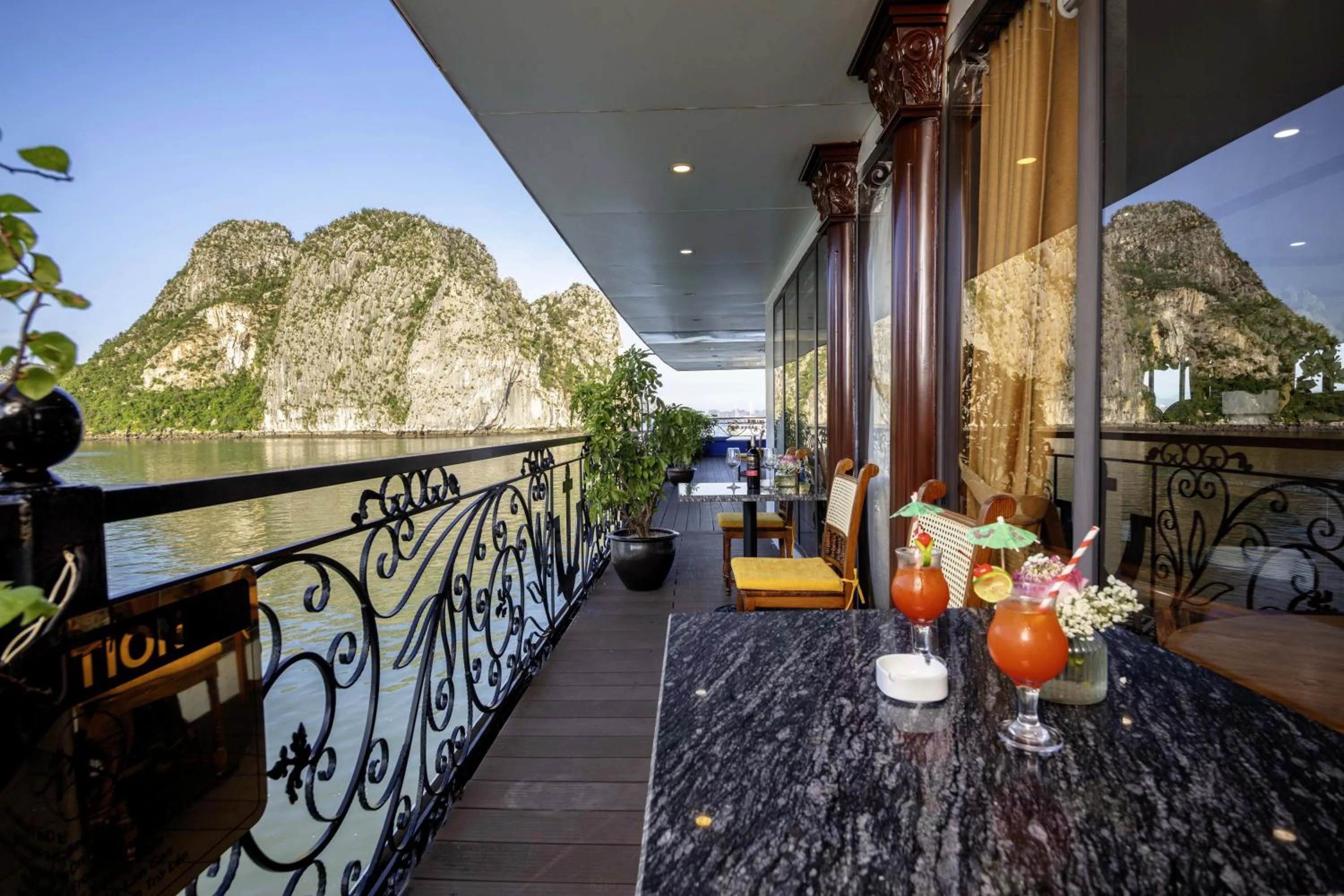 Balcony/Terrace in Verdure Lotus Grandeur Cruise on Ha Long Bay