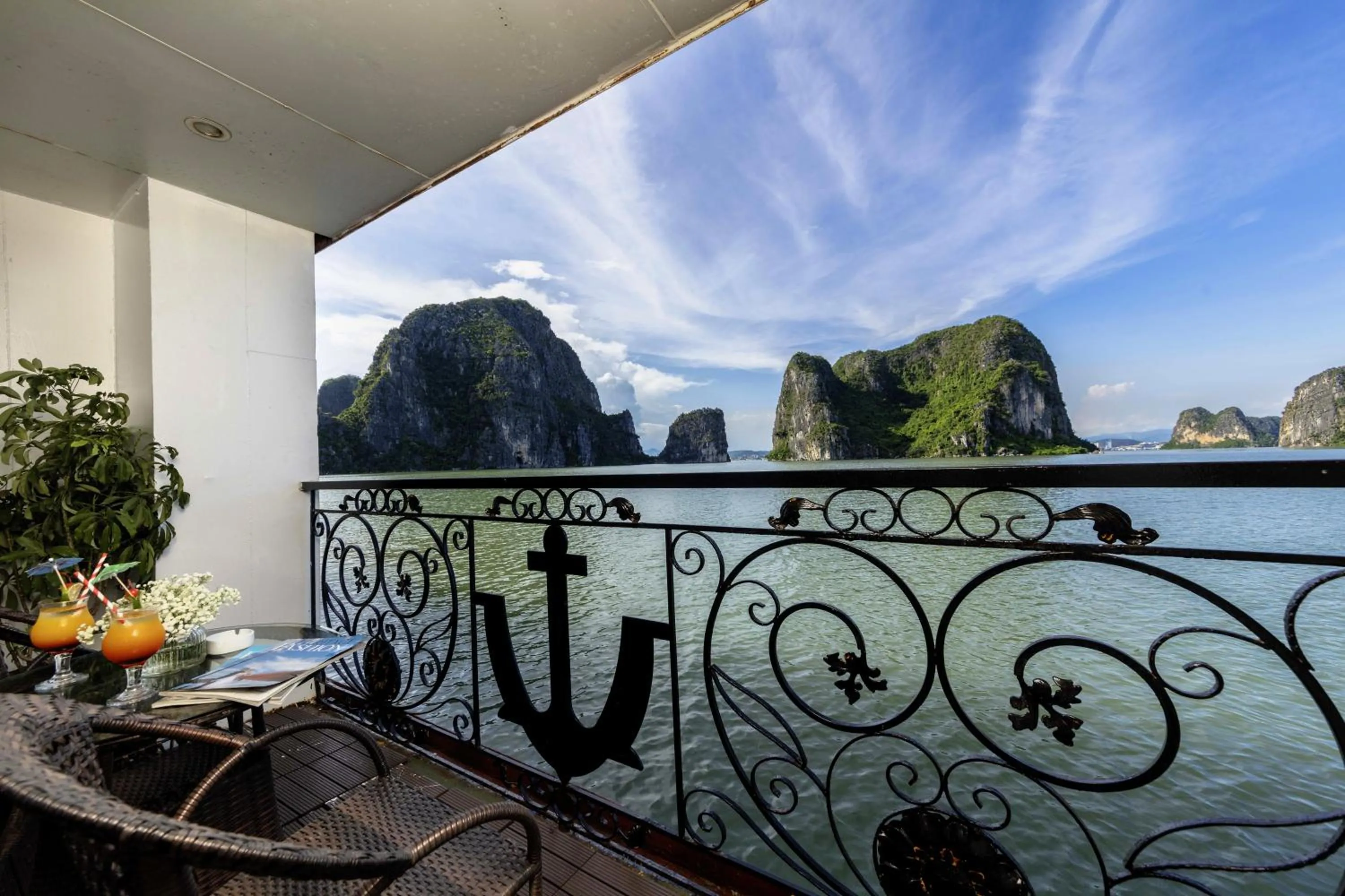 Balcony/Terrace in Verdure Lotus Grandeur Cruise on Ha Long Bay