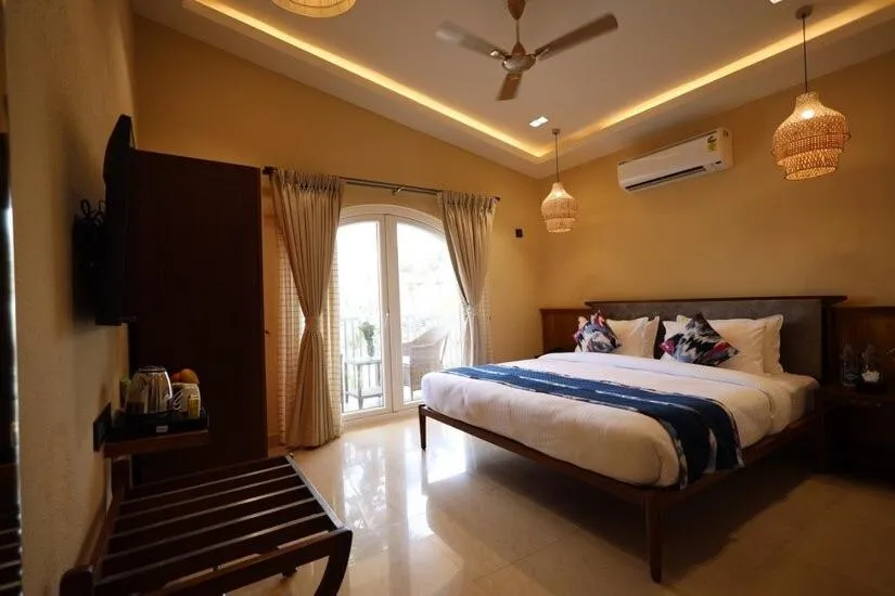 Bed in Foxoso Aaristo Baga Beach Resort