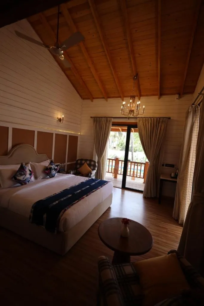 Bedroom, Bed in Foxoso Aaristo Baga Beach Resort