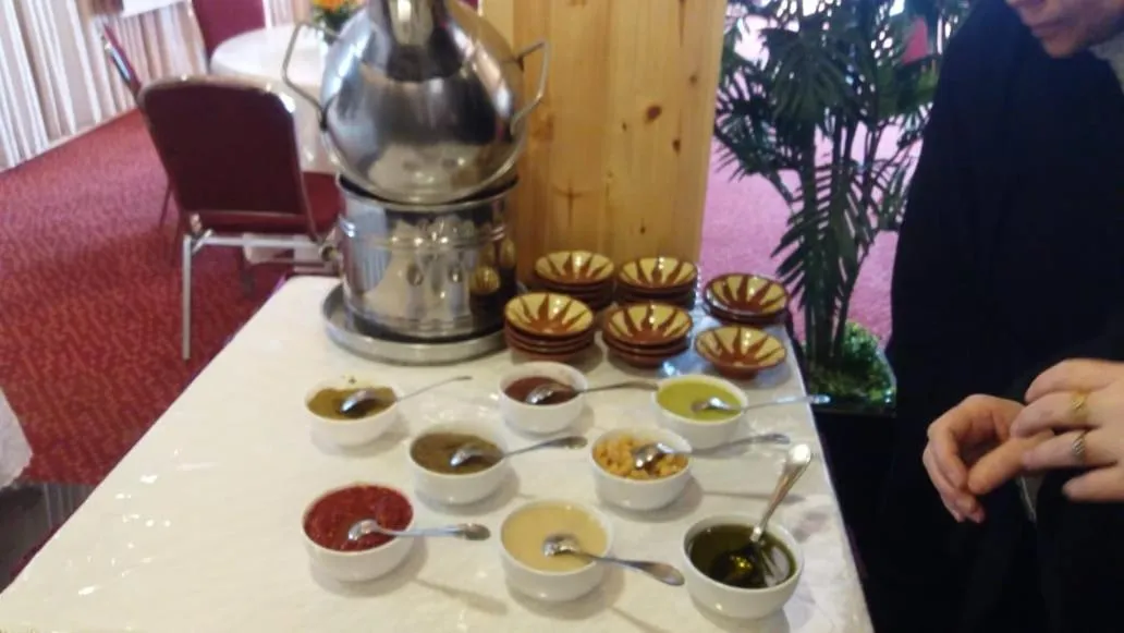 Restaurant/places to eat in Balcony Hotel