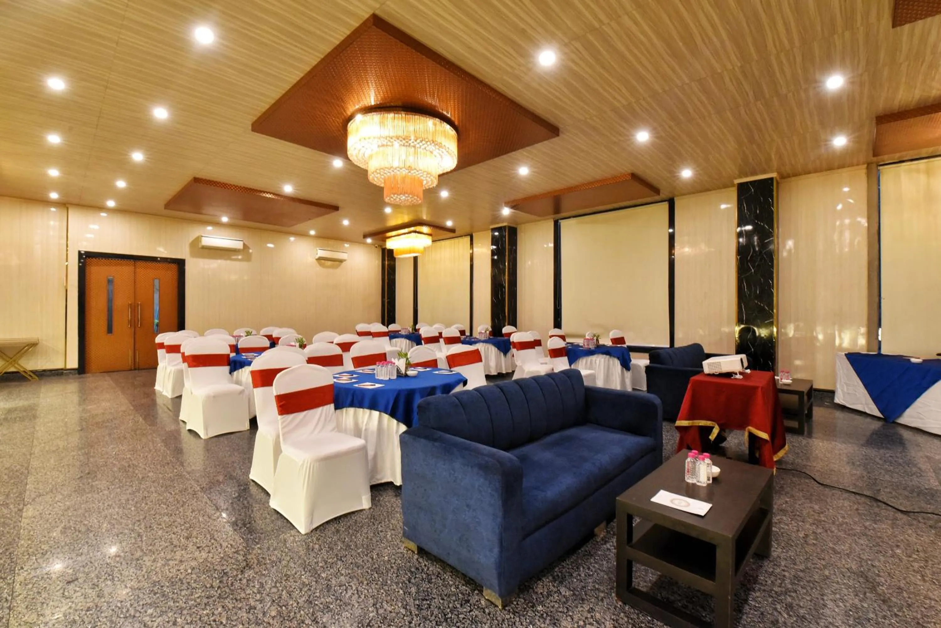 Banquet/Function facilities in Foxoso Fiori Hotel