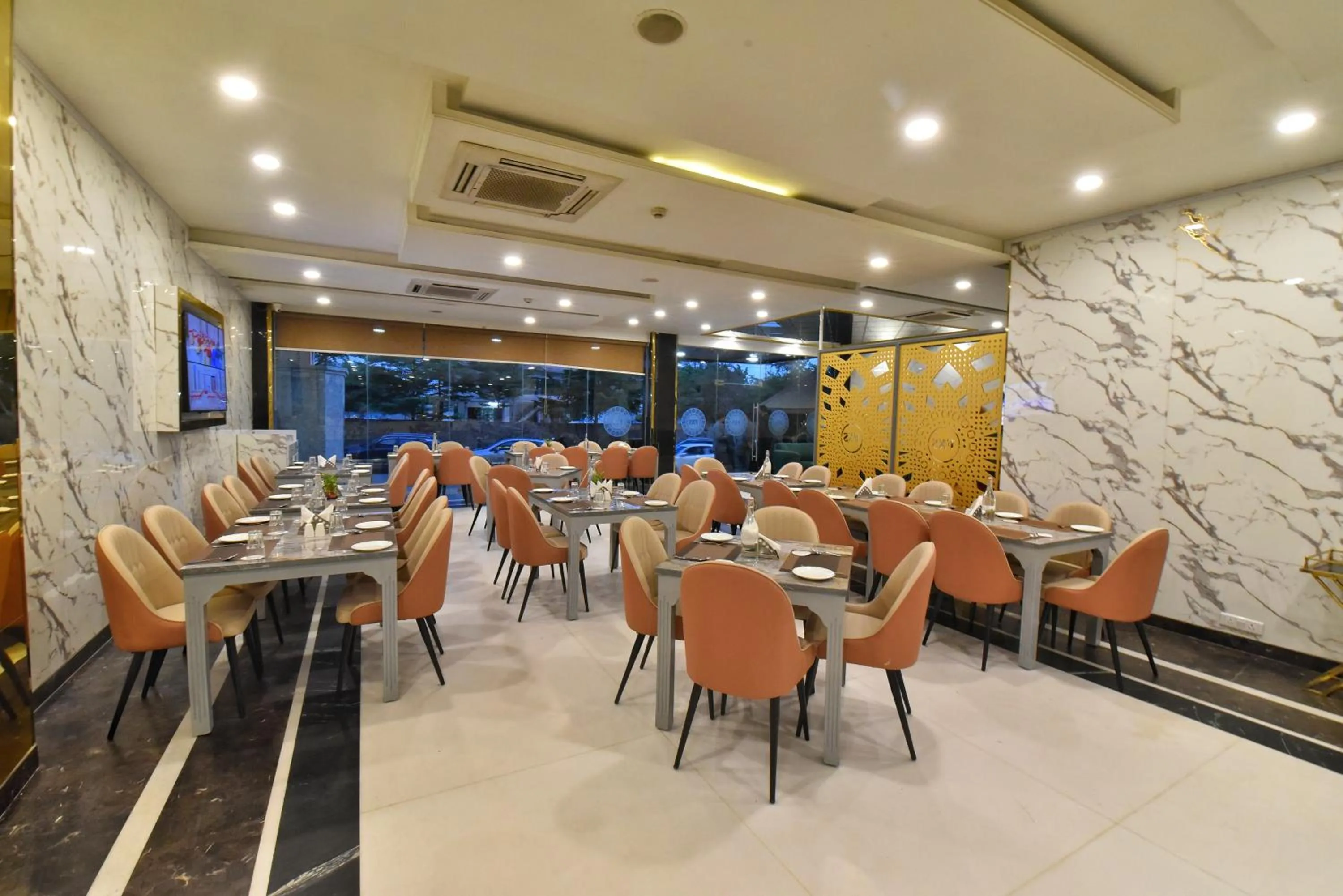 Restaurant/places to eat in Foxoso Fiori Hotel