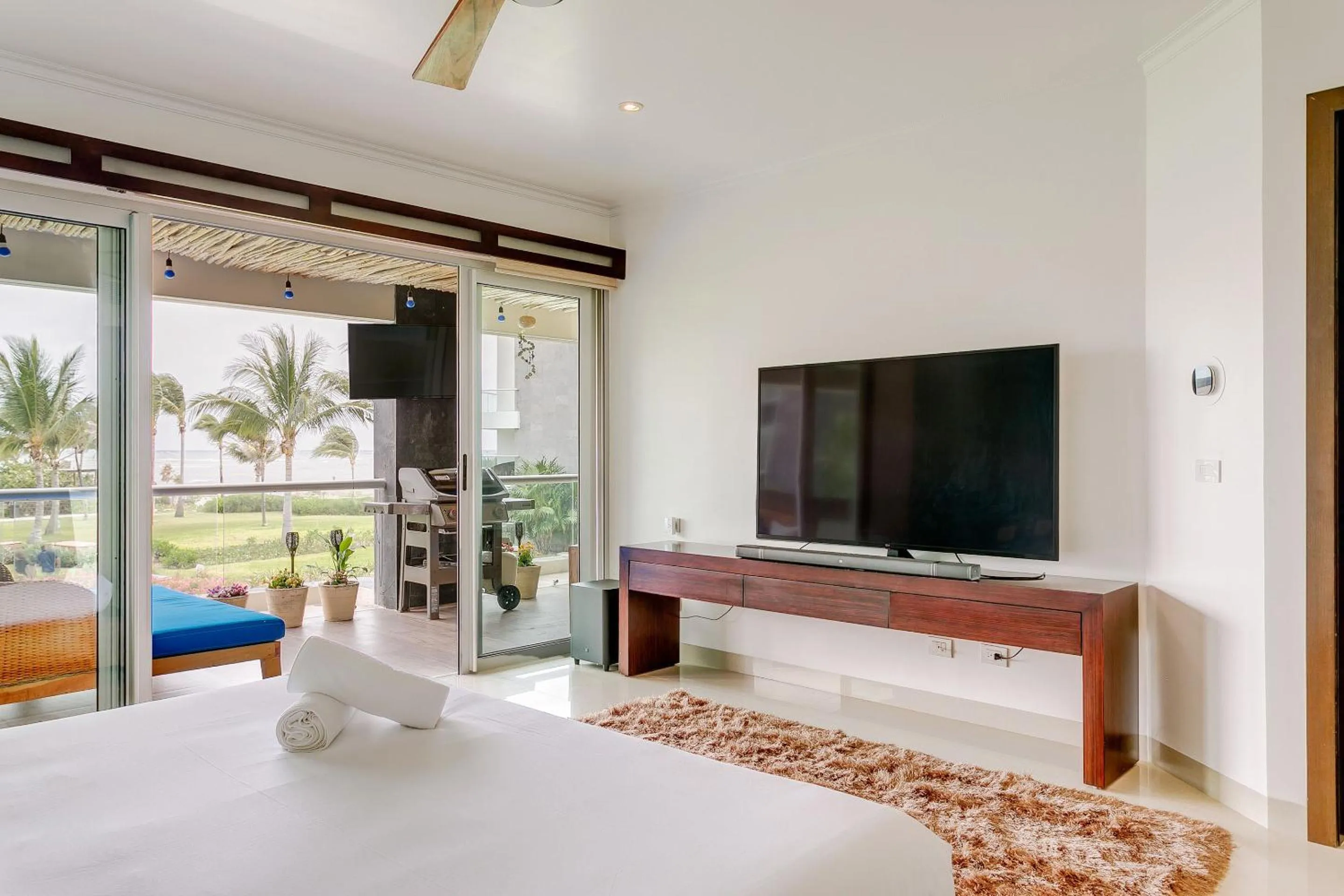 TV and multimedia, Bed in Luxury Condos at Mareazul Beachfront Complex with Resort-Style Amenities