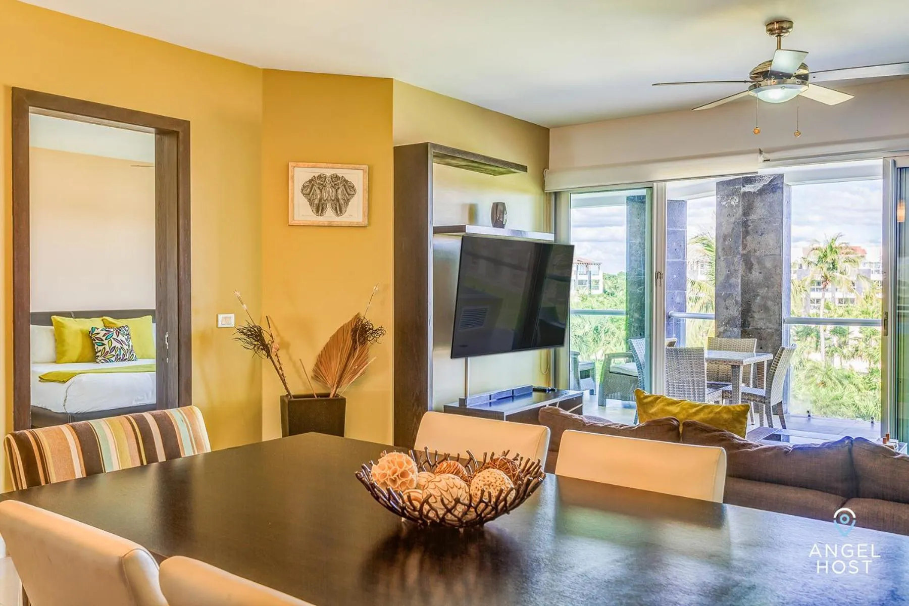 Communal lounge/ TV room in Luxury Condos at Mareazul Beachfront Complex with Resort-Style Amenities