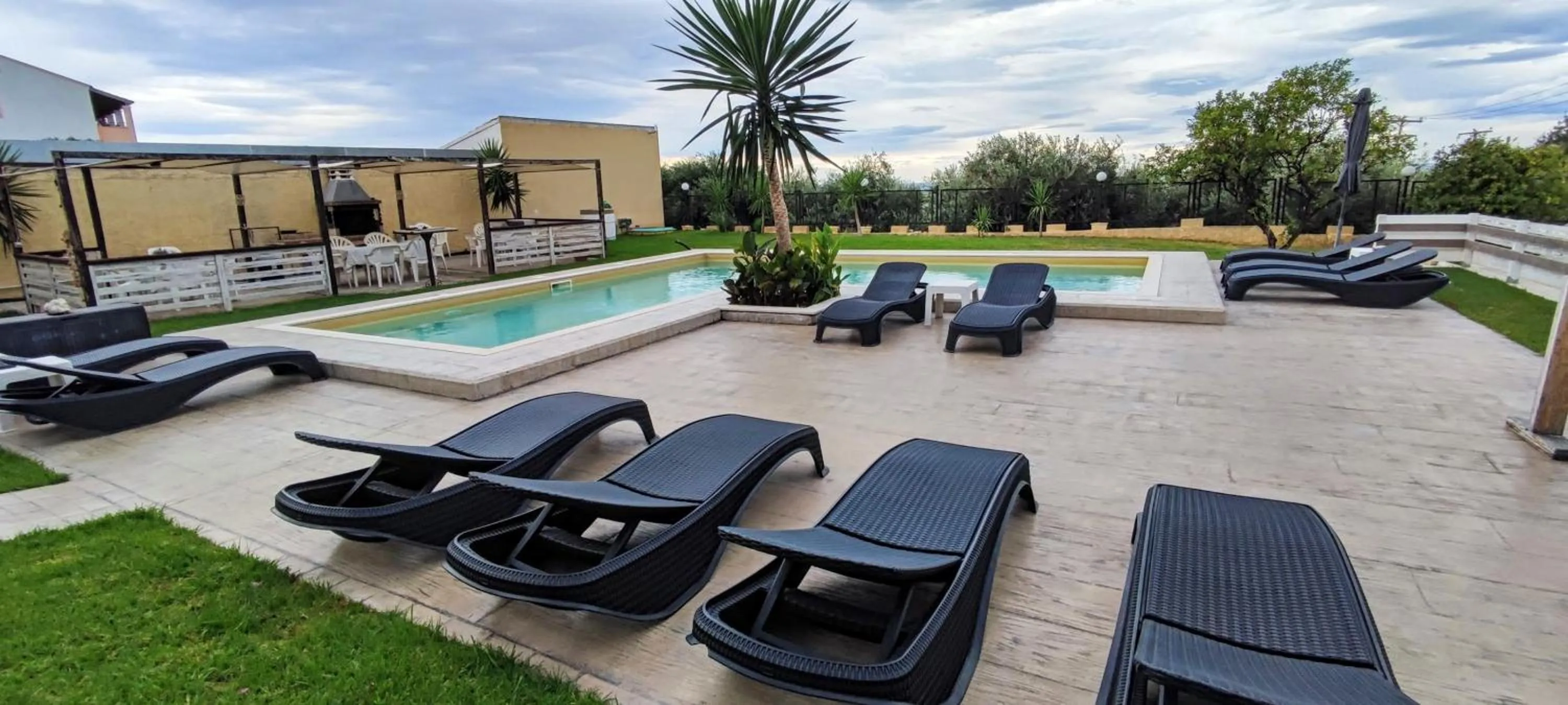 Swimming pool in Catamaran Corfu Aparthotel