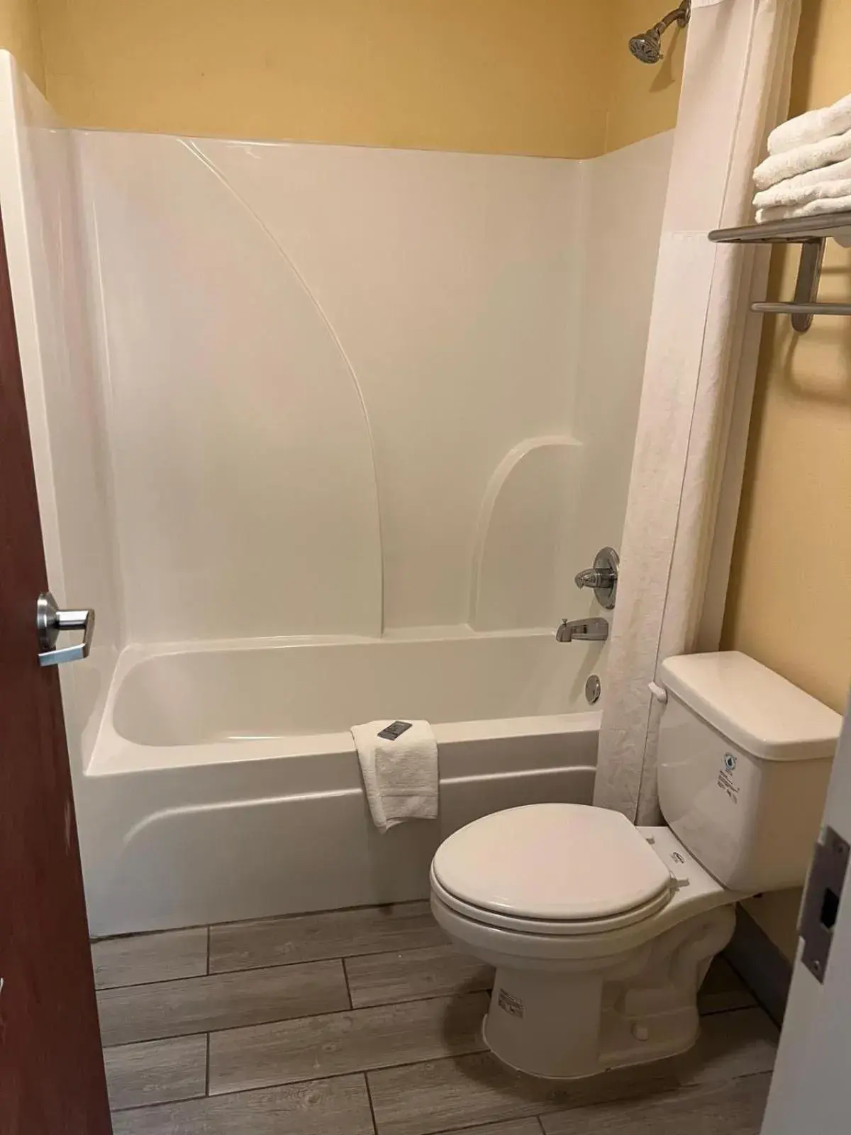 King Suite in Travelinn King Suite in Travelinn