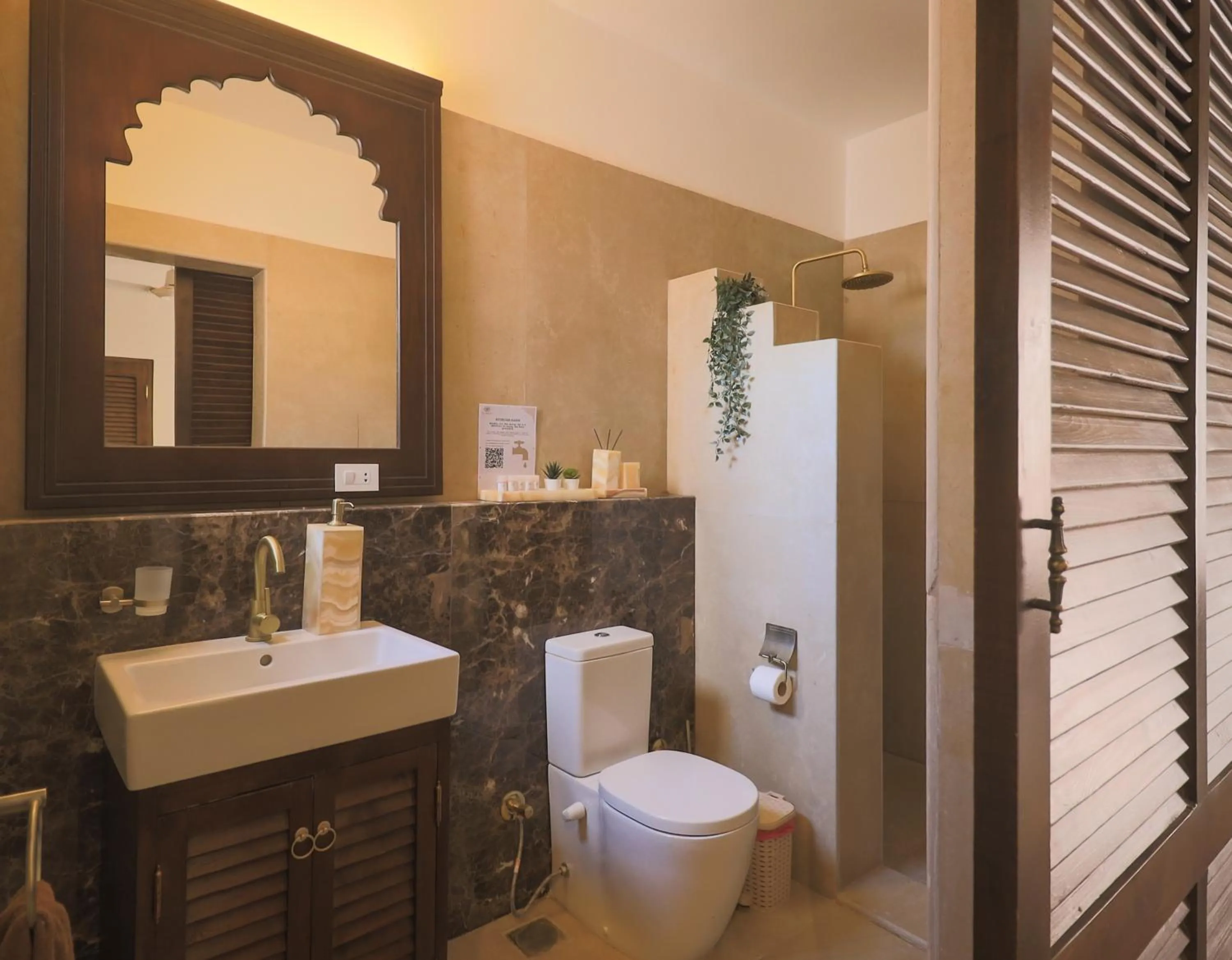 Shower in Al Wadi Hotel