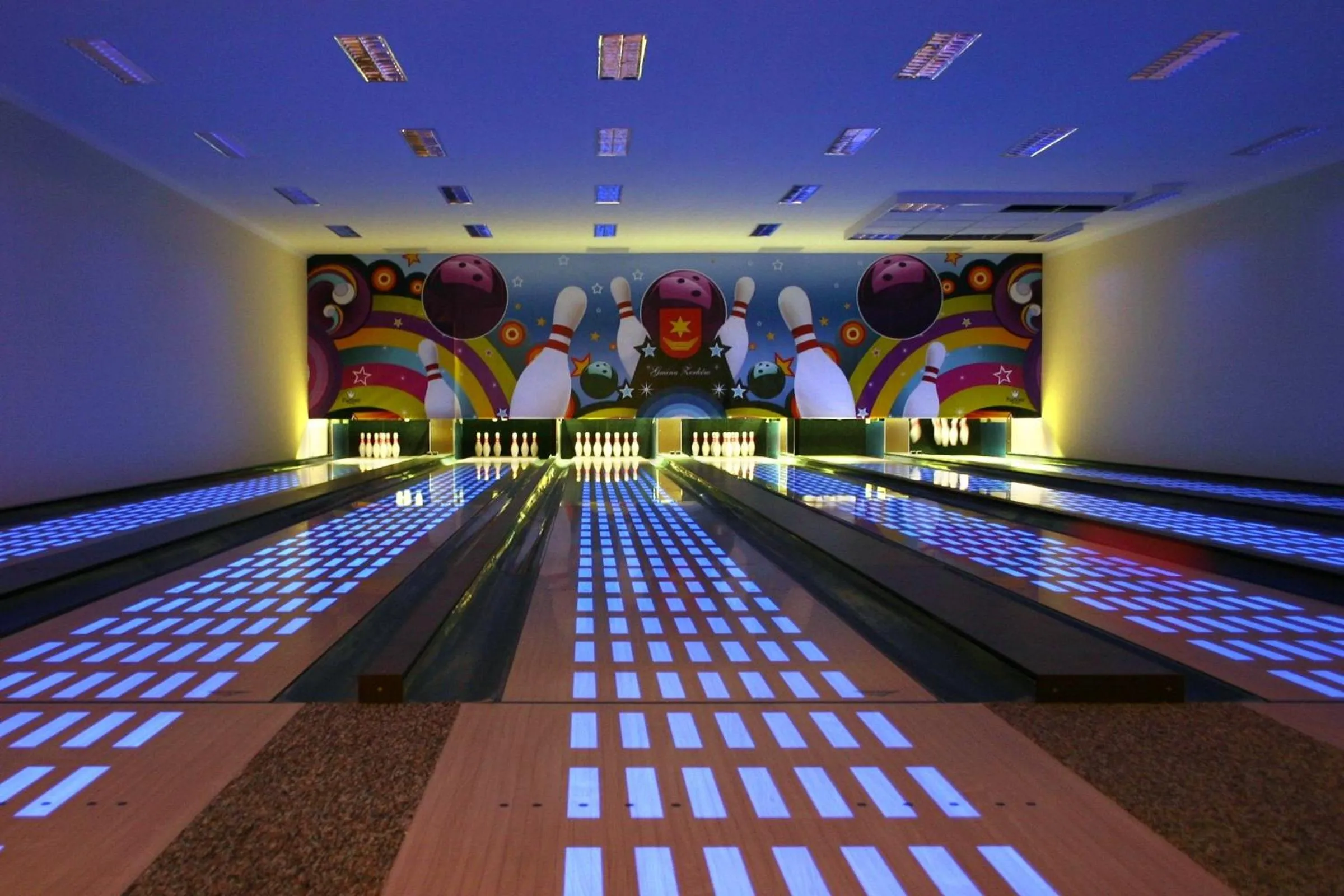 Bowling in Hotel MCT