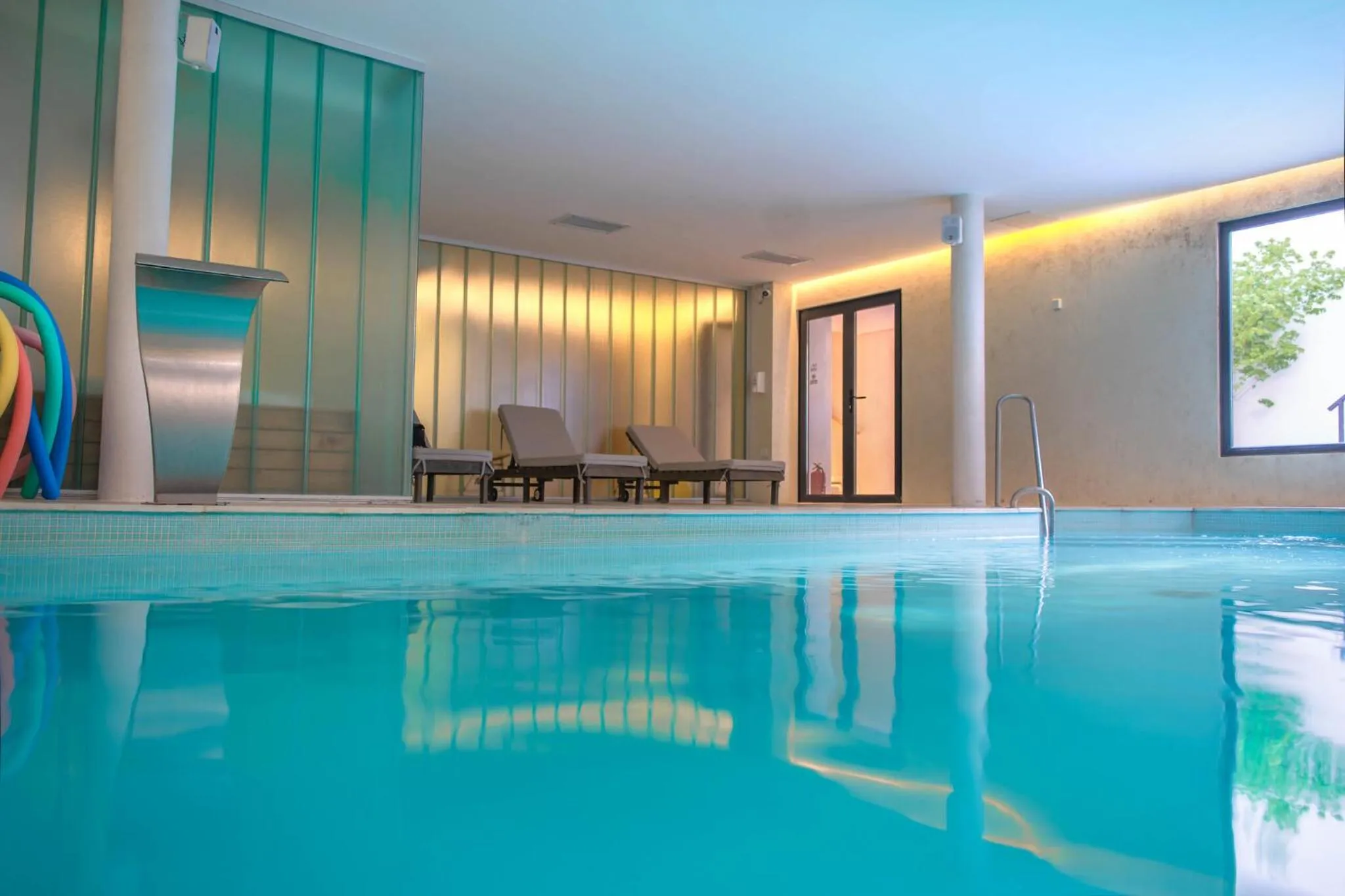 Swimming pool in Carilo Hills by bund