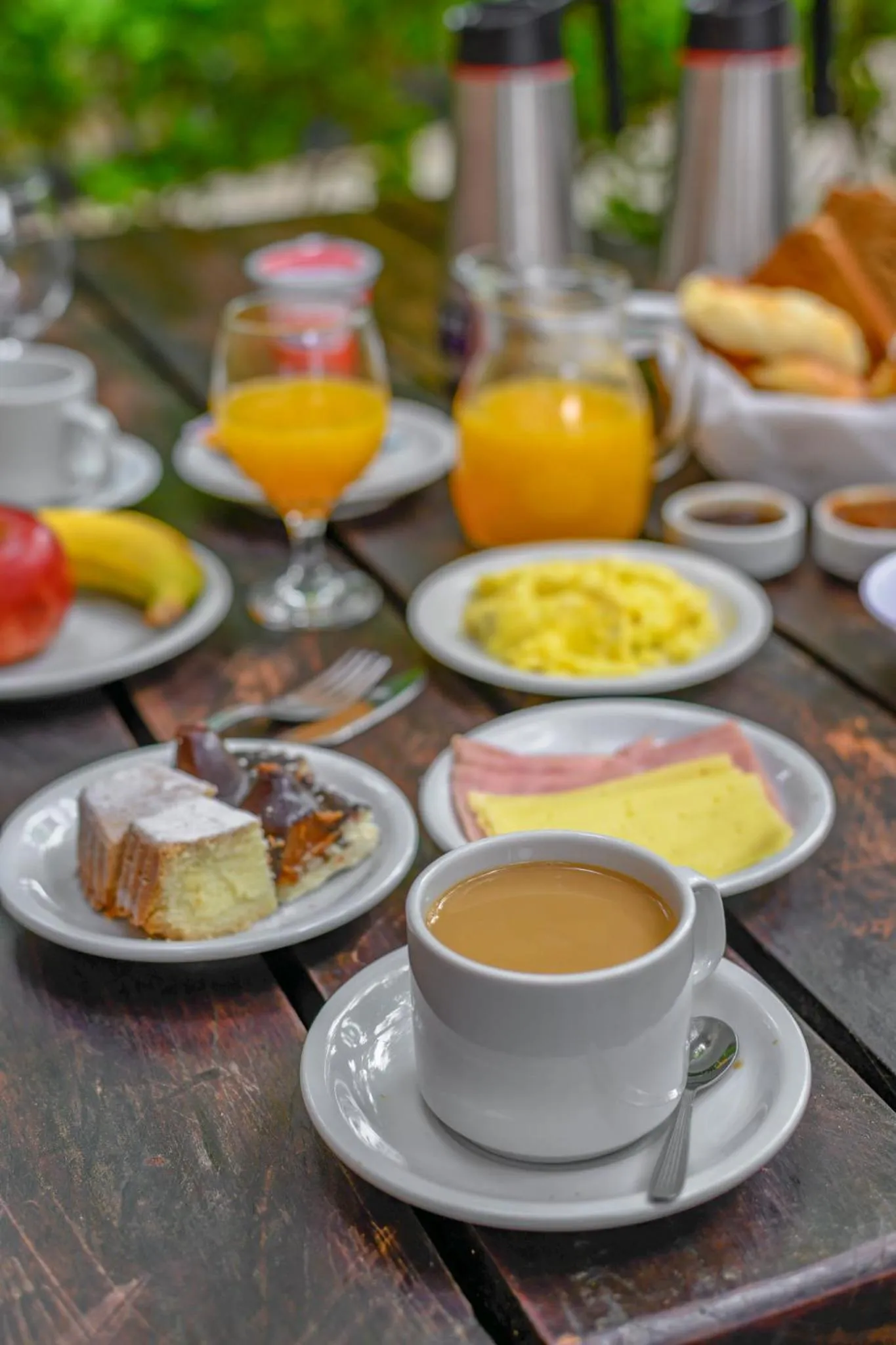 Breakfast in Carilo Hills by bund