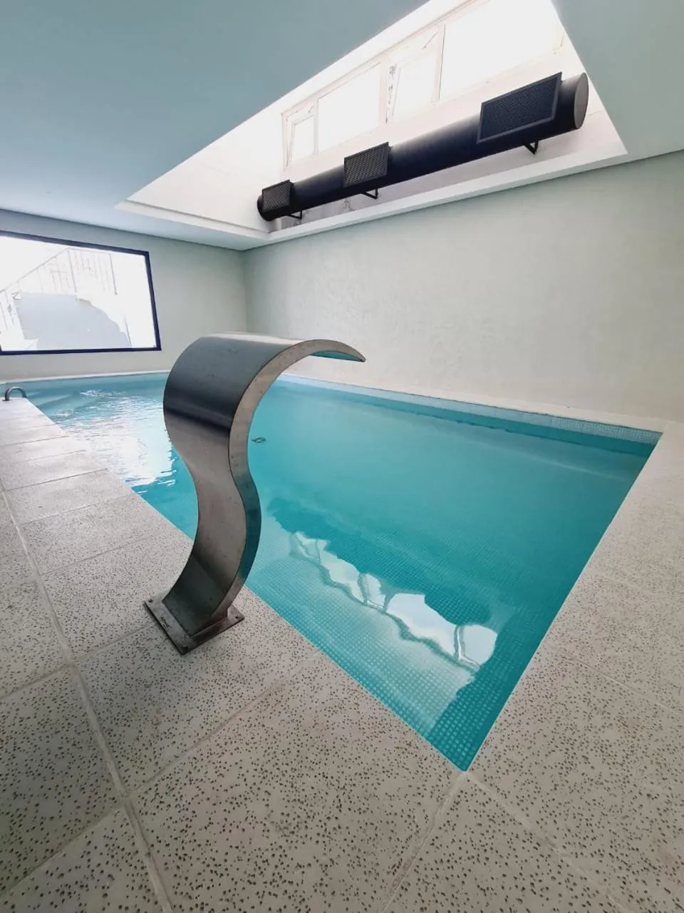 Swimming pool in Carilo Hills by bund