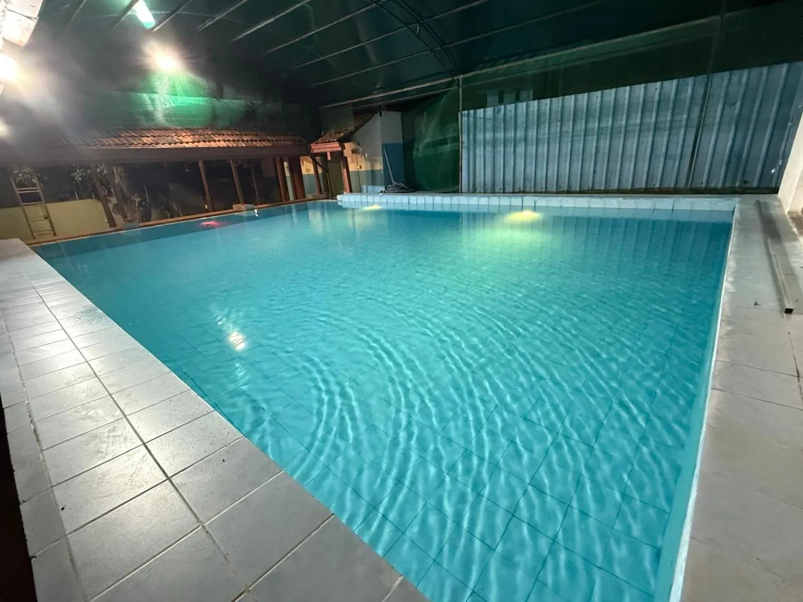 Swimming pool in Peninsula hotel