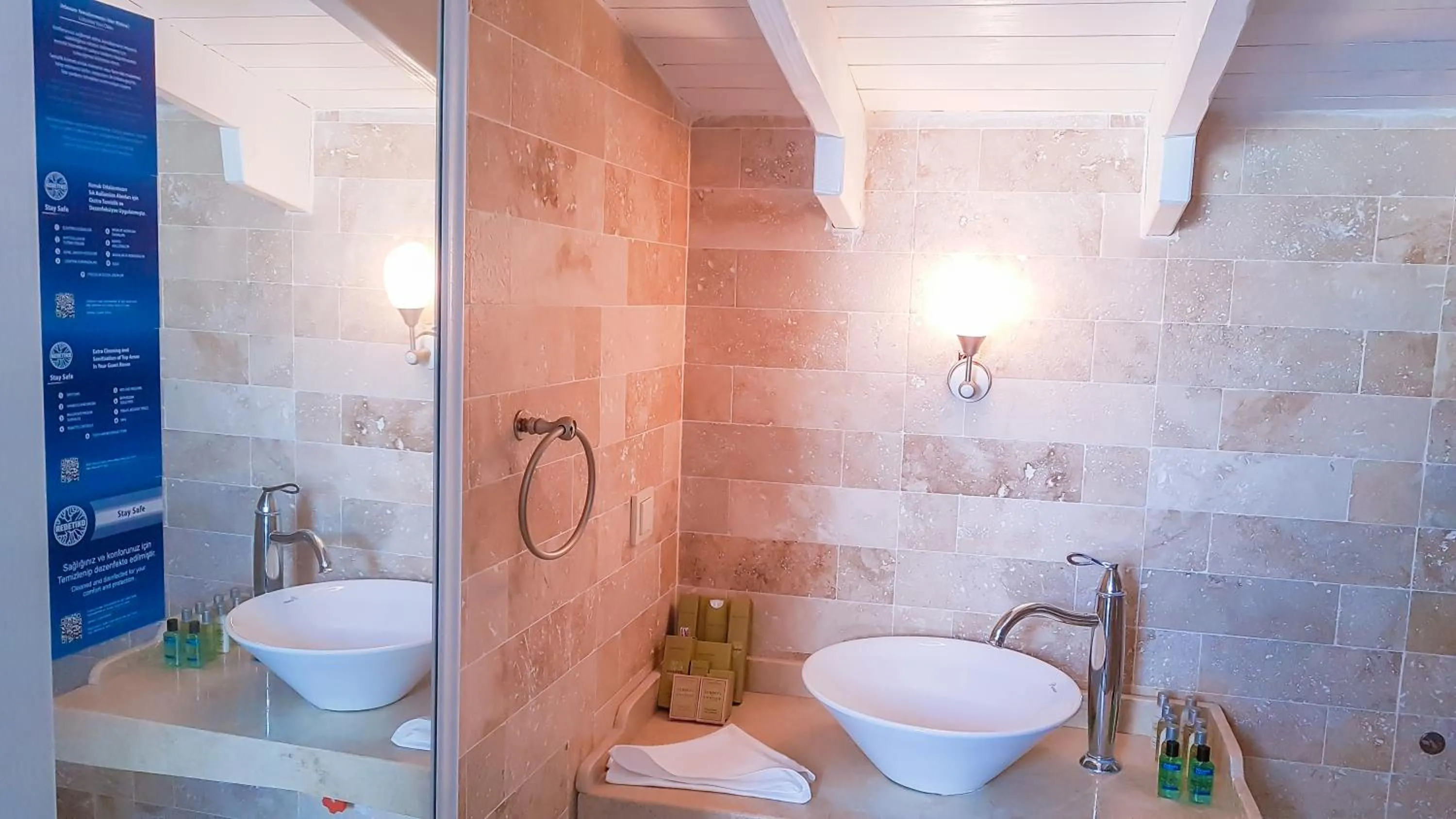 Bathroom in Rebetiko Hotel