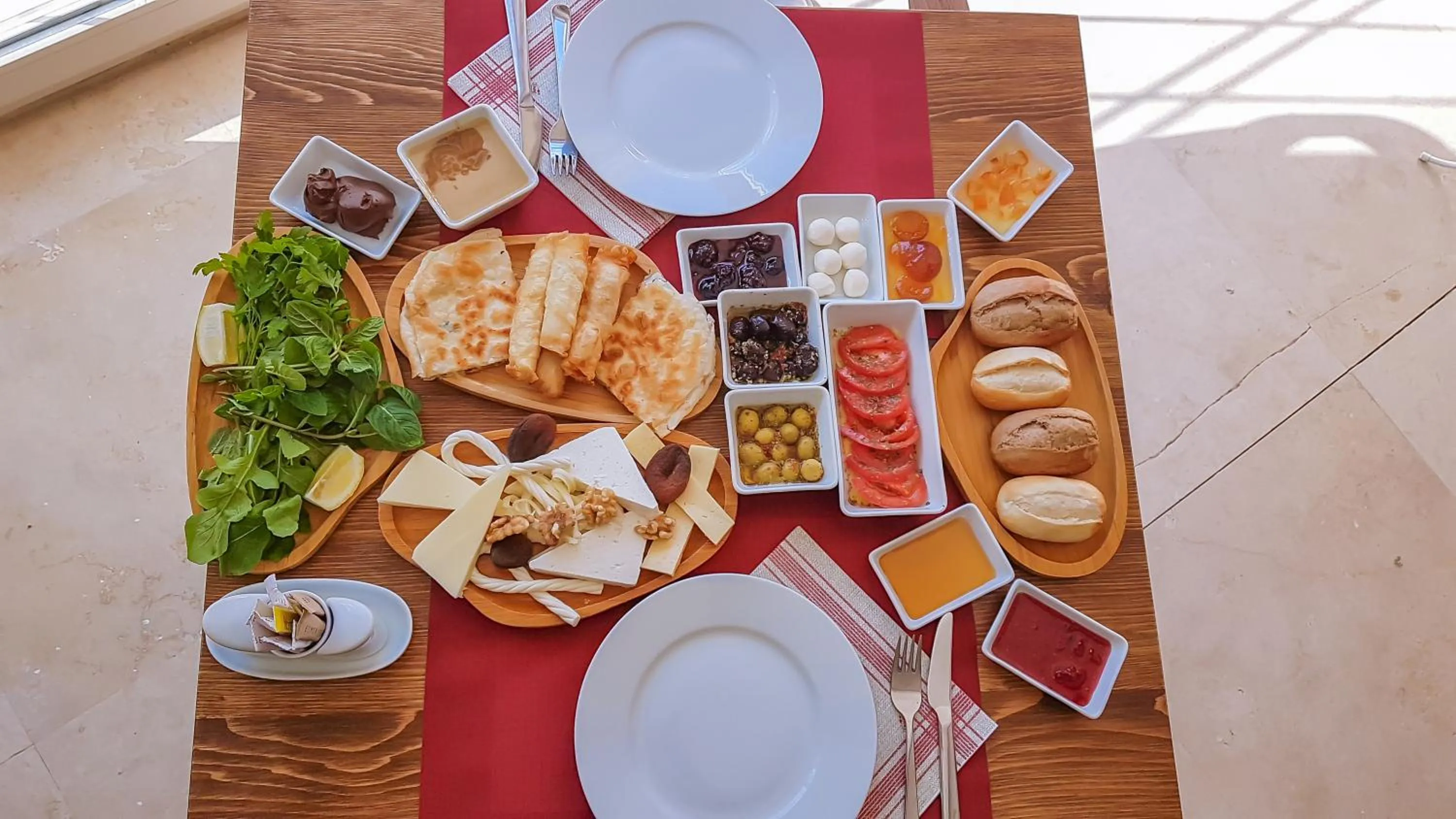 Restaurant/places to eat in Rebetiko Hotel