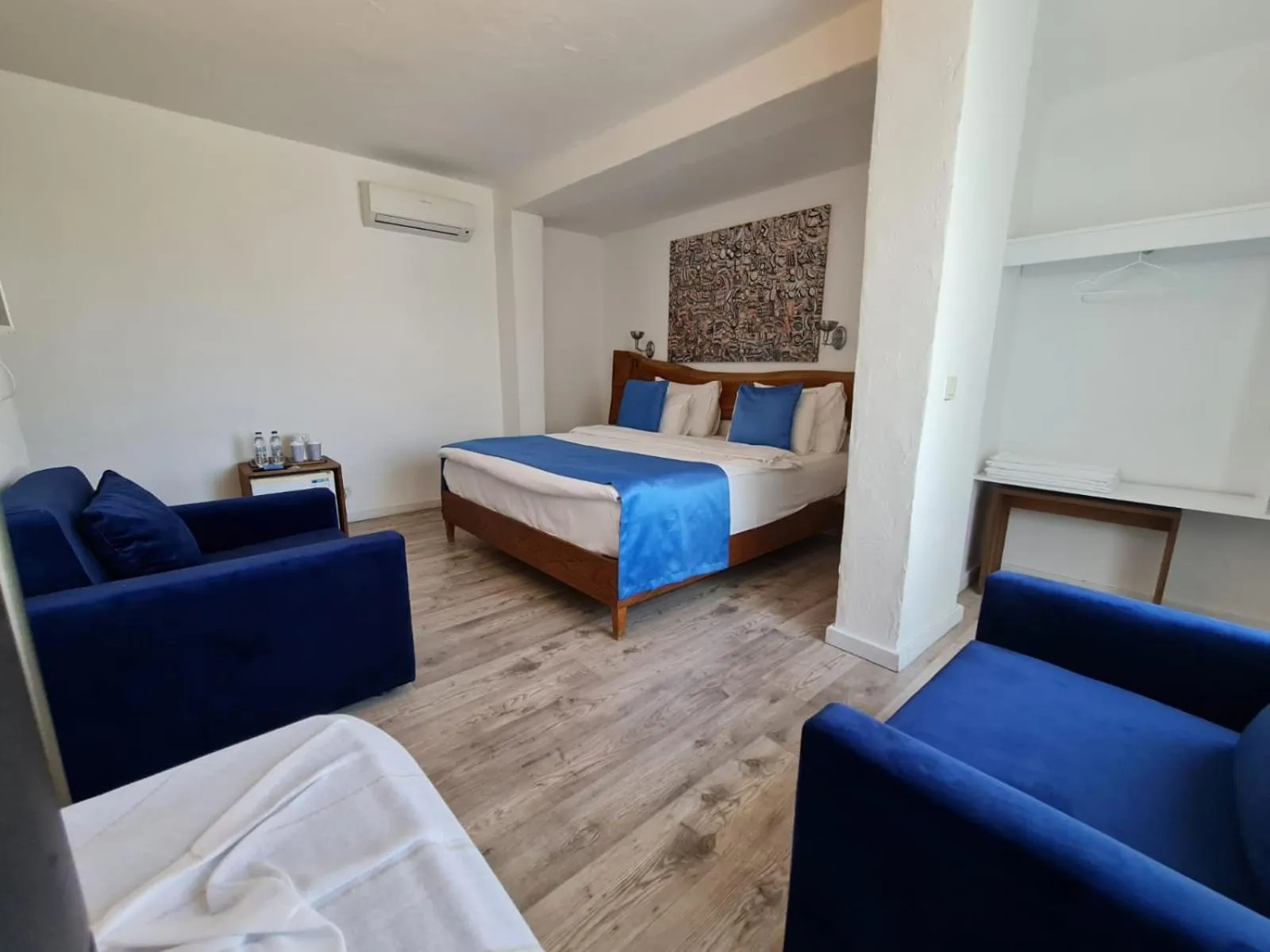 Photo of the whole room, Bed in Rebetiko Hotel