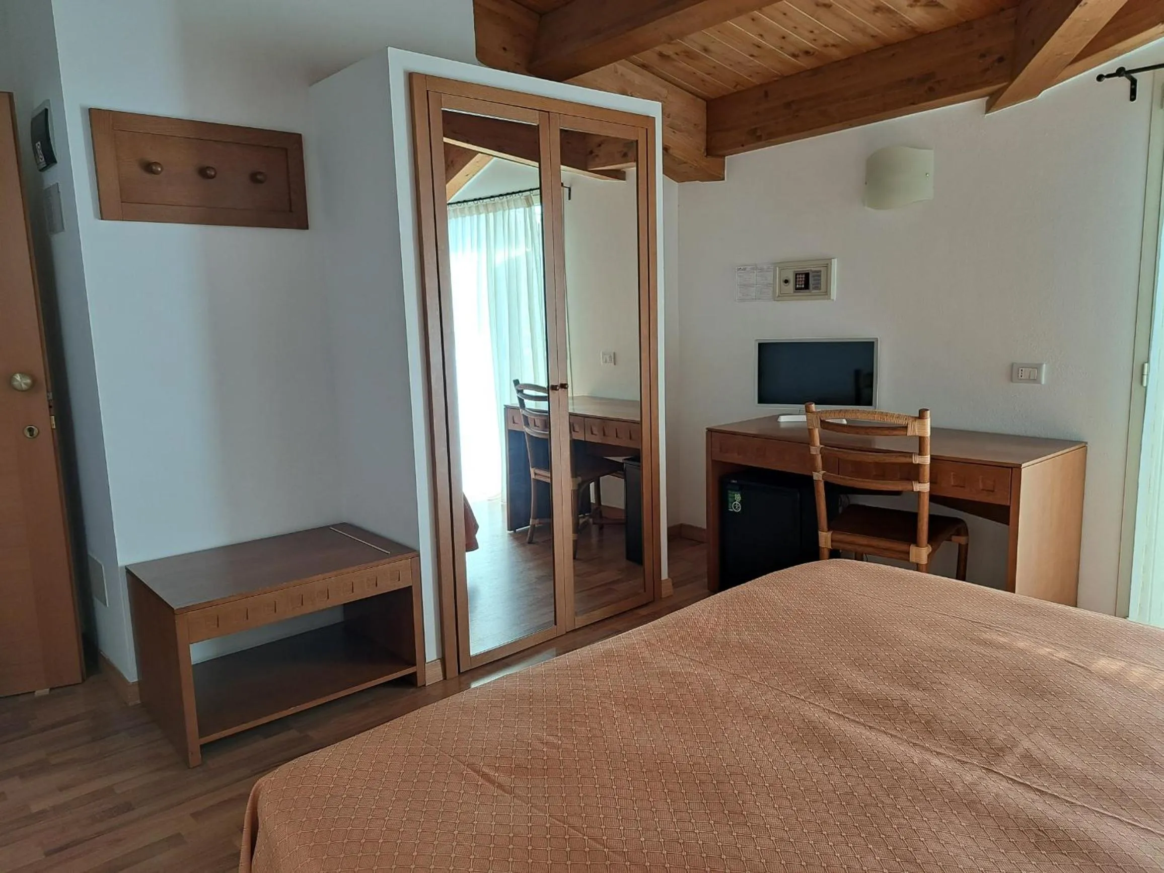 Bedroom, Bed in Hotel Escorial