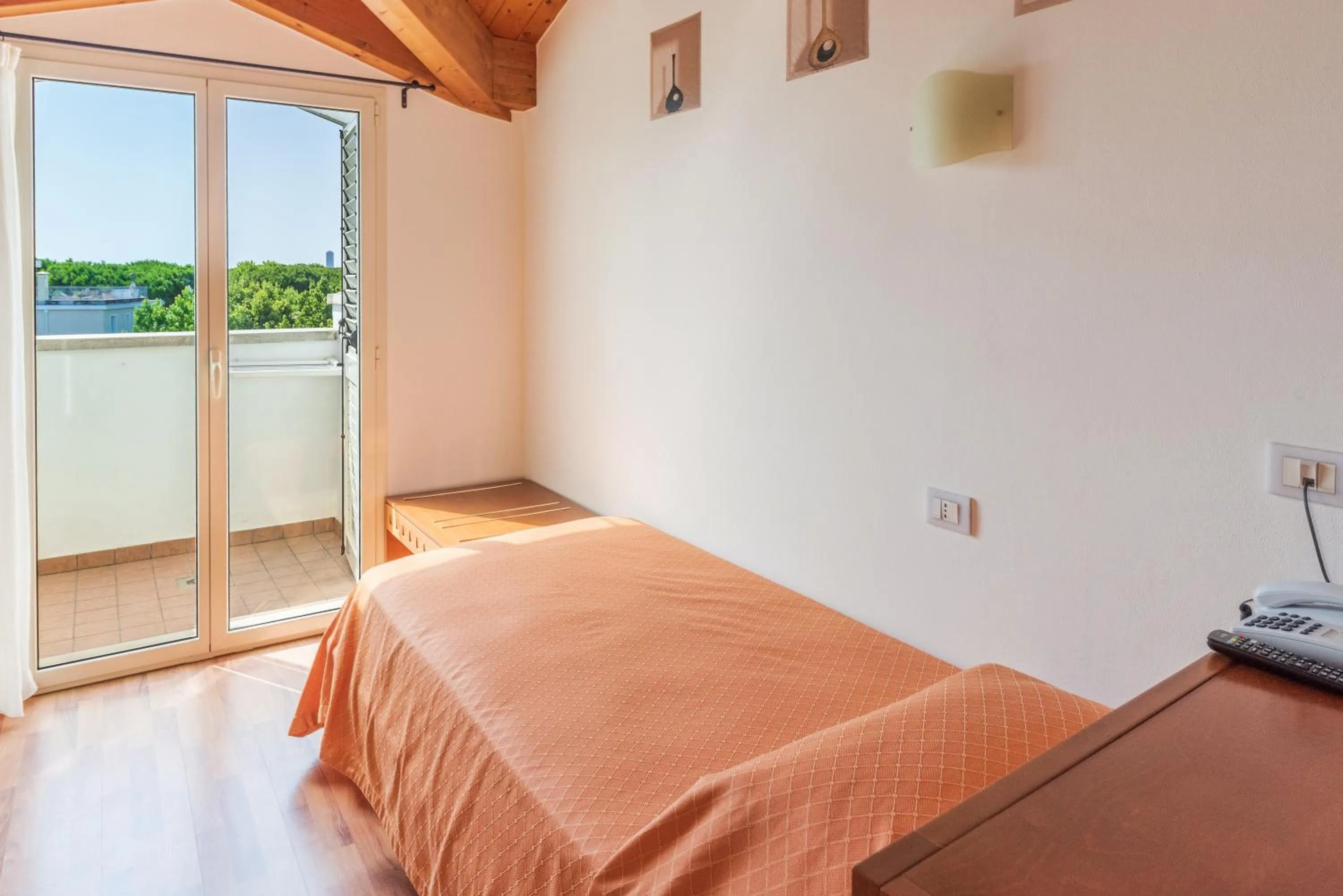 Bedroom, Bed in Hotel Escorial