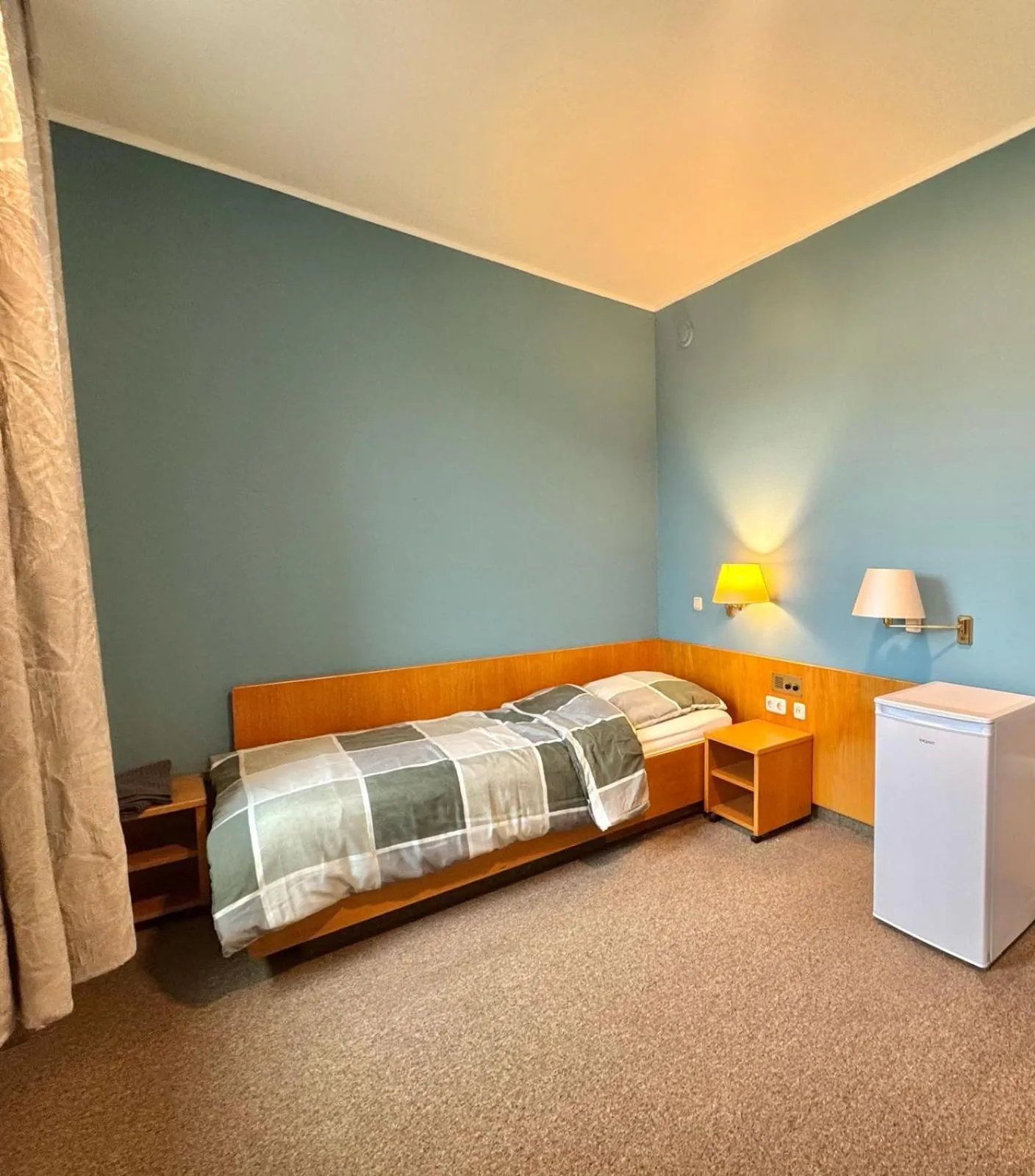 Living room, Bed in AR Airport Hotel Rüsselsheim