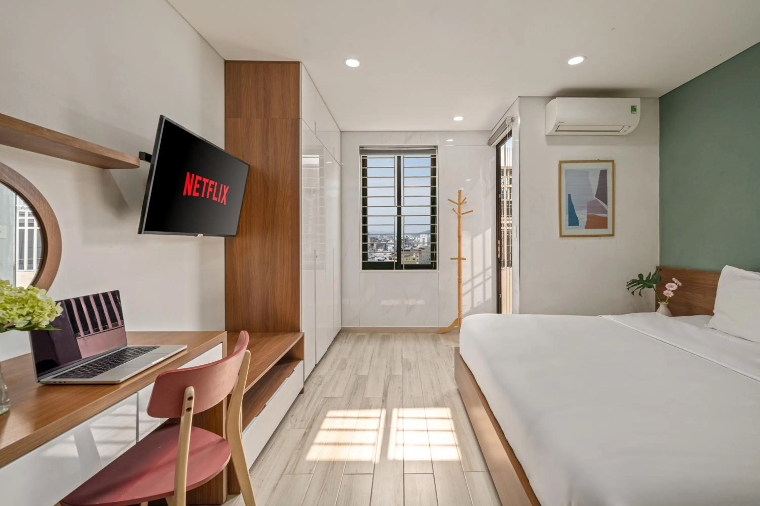 View (from property/room), Bed in Ben's House Boutique