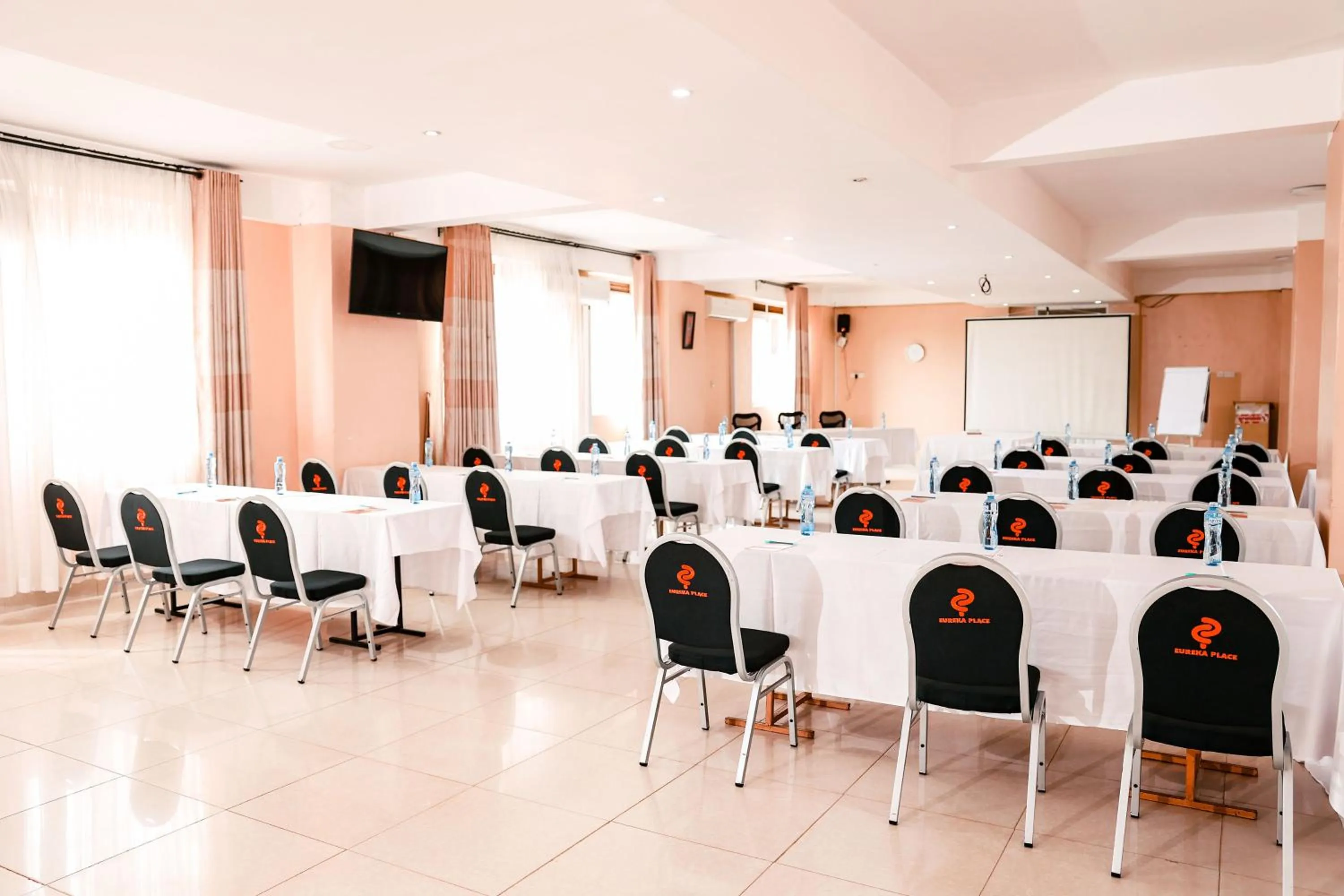 TV and multimedia in Eureka Place Hotel Kampala