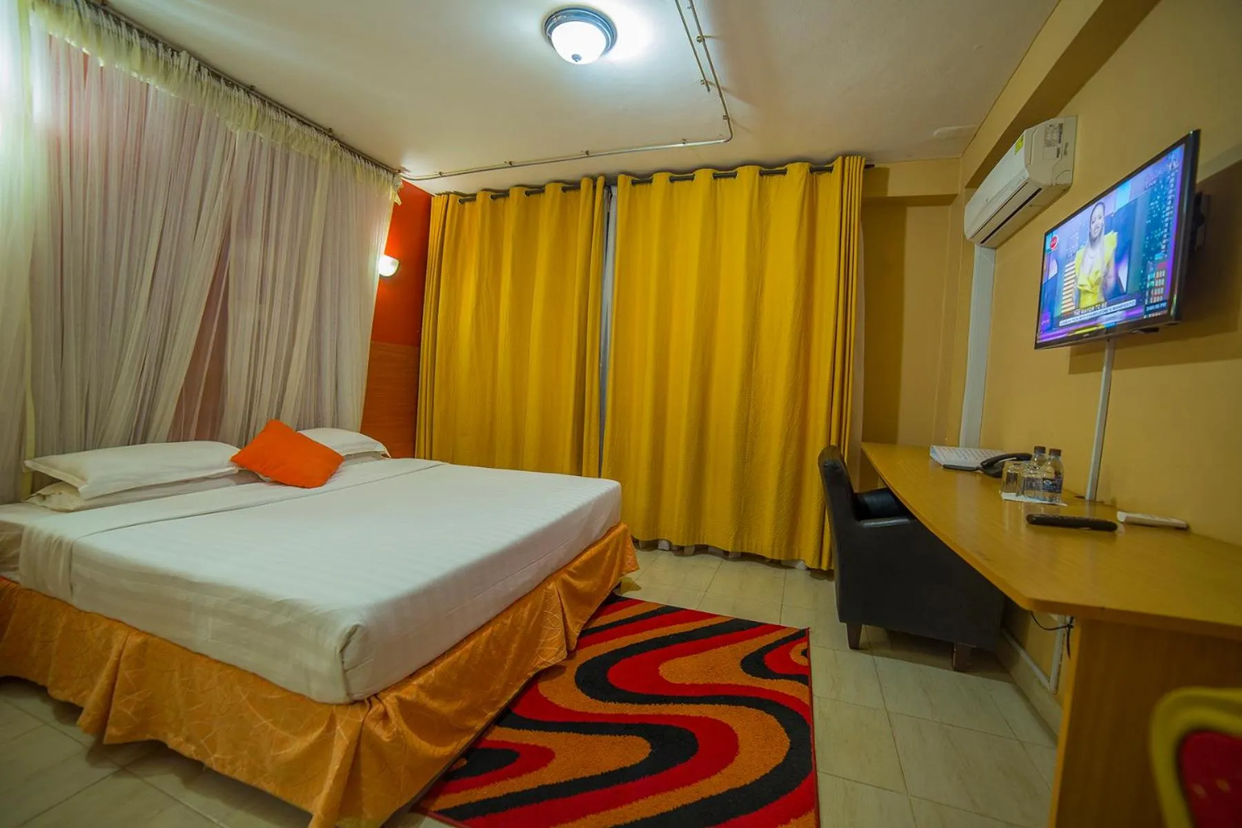 Bed in Eureka Place Hotel Kampala