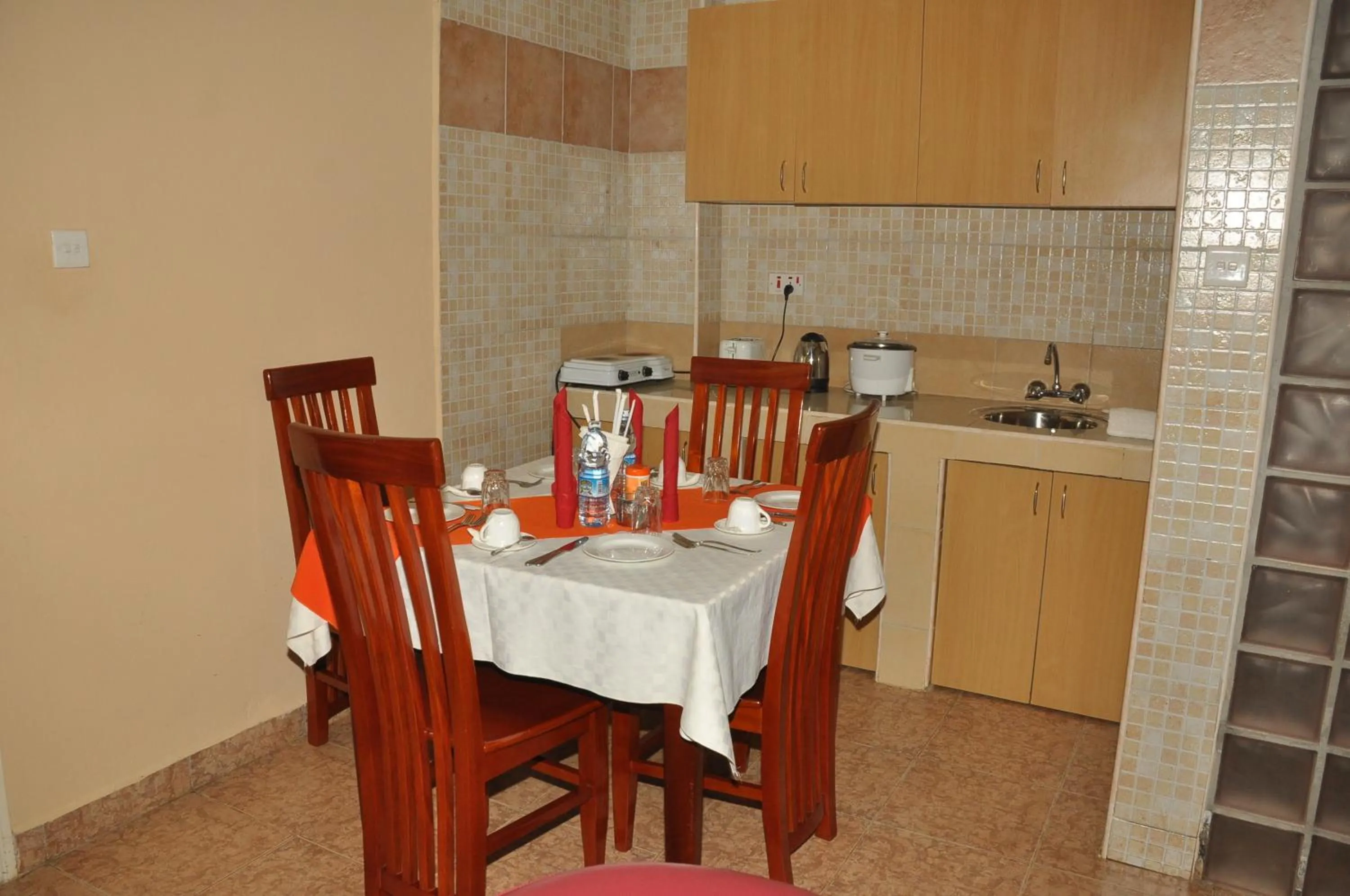 Coffee/tea facilities in Eureka Place Hotel Kampala