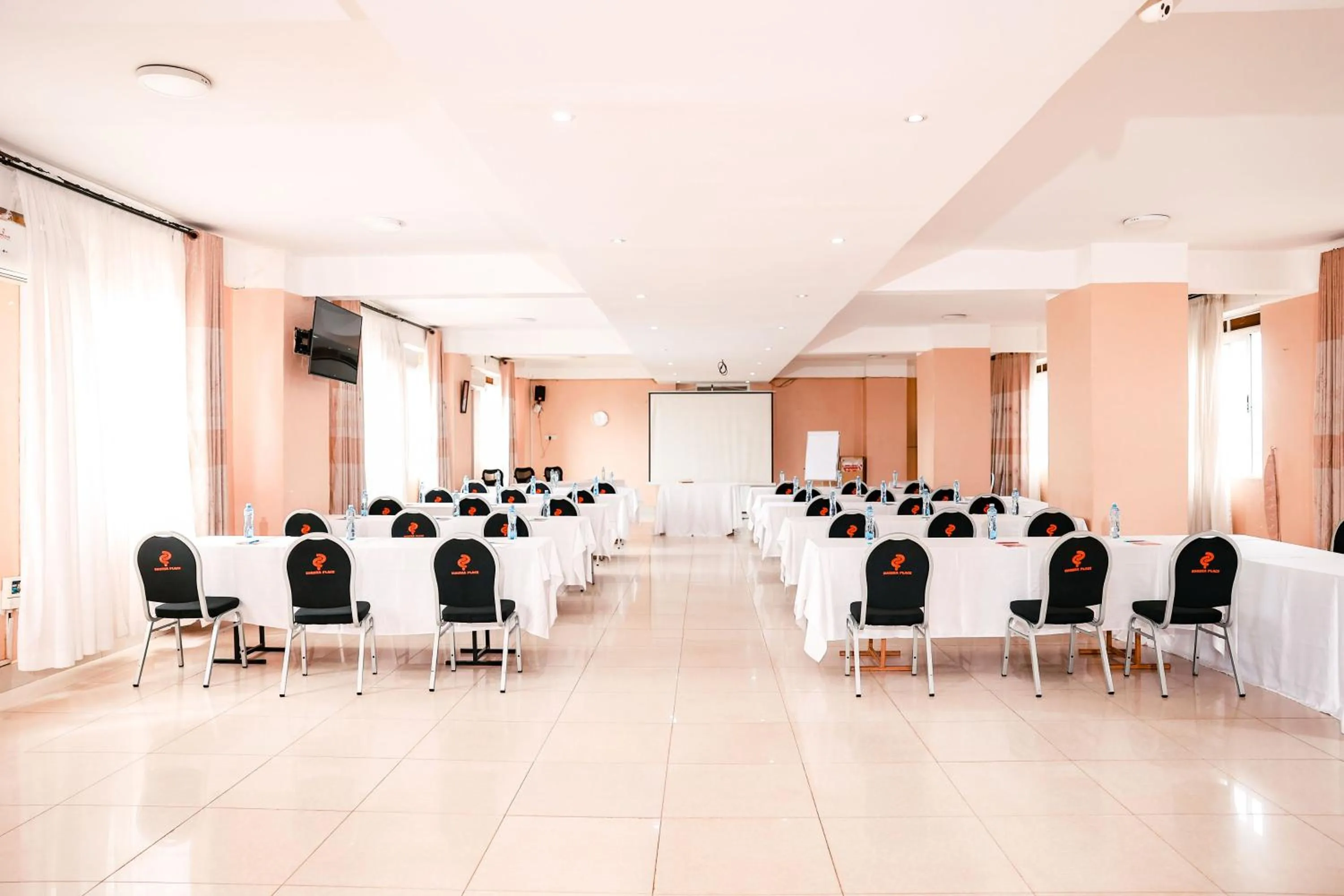 TV and multimedia in Eureka Place Hotel Kampala