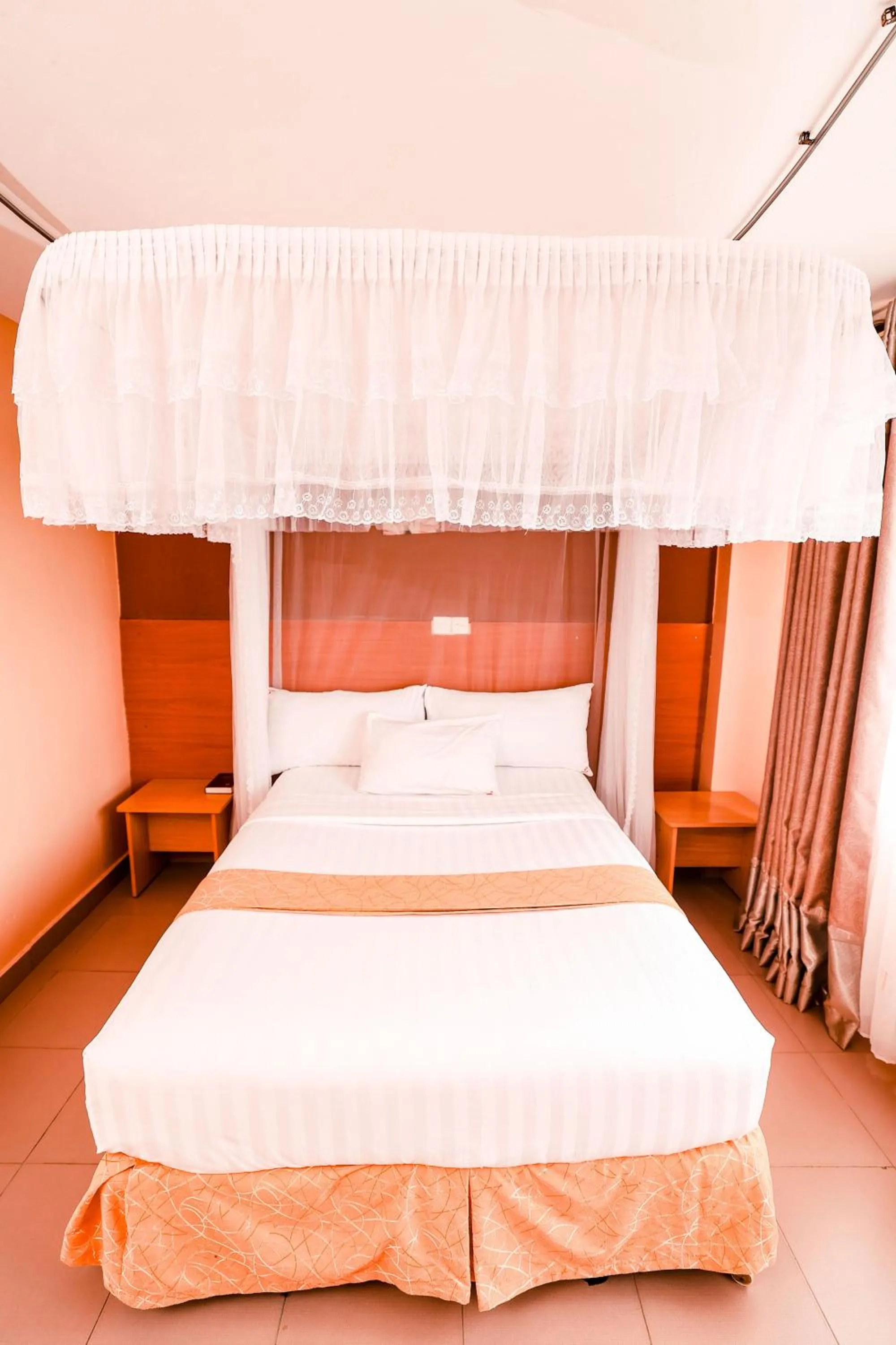 Bed in Eureka Place Hotel Kampala