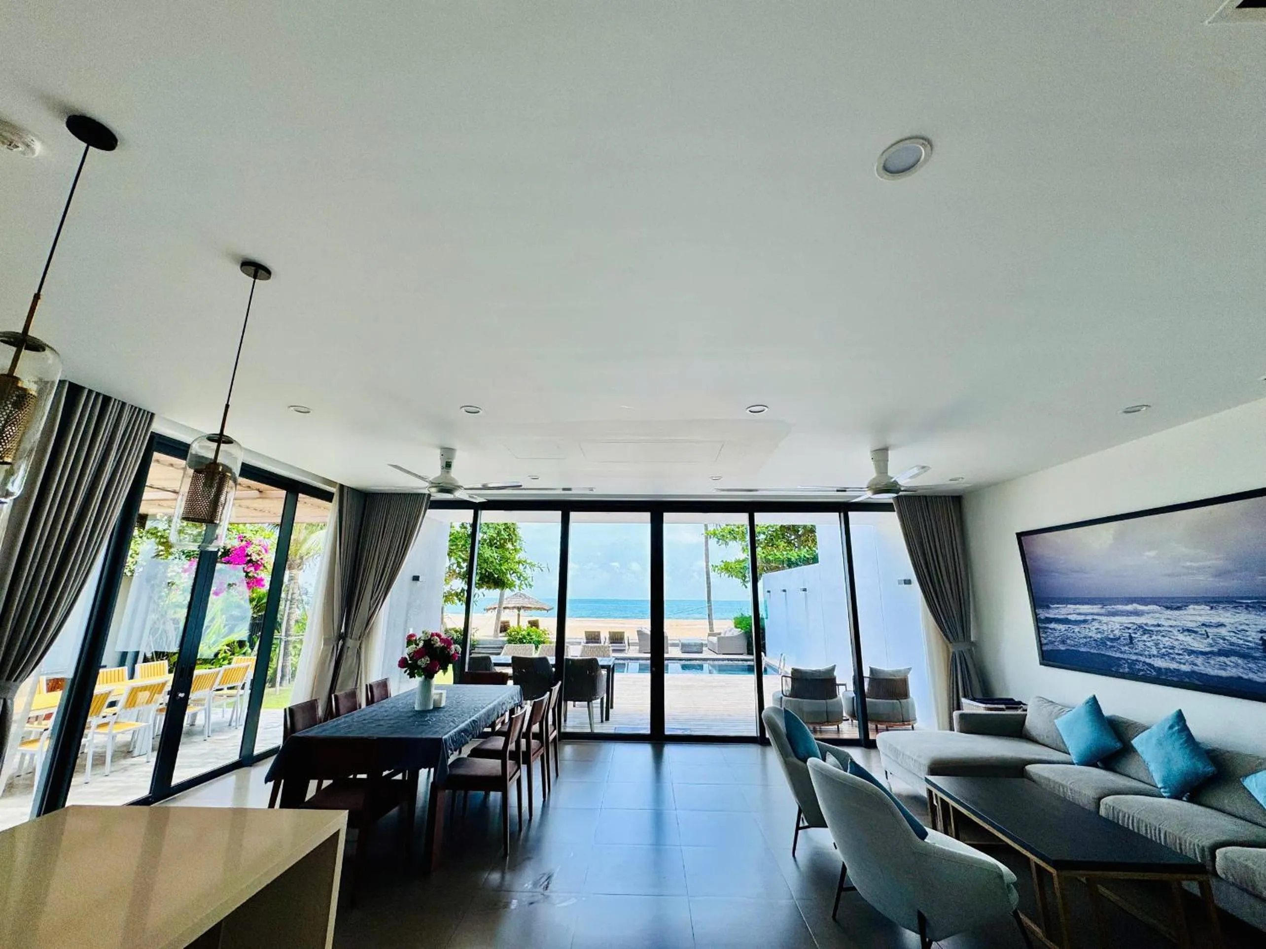 Beachfront 4 Bedrooms private pool villa Sanctuary Ho Tram resort