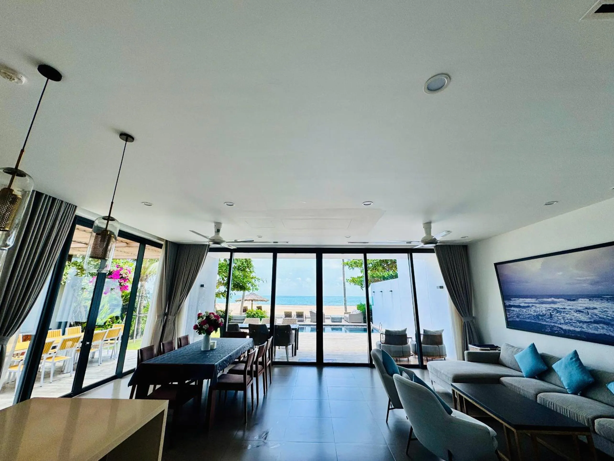 Beachfront 4 Bedrooms private pool villa Sanctuary Ho Tram resort