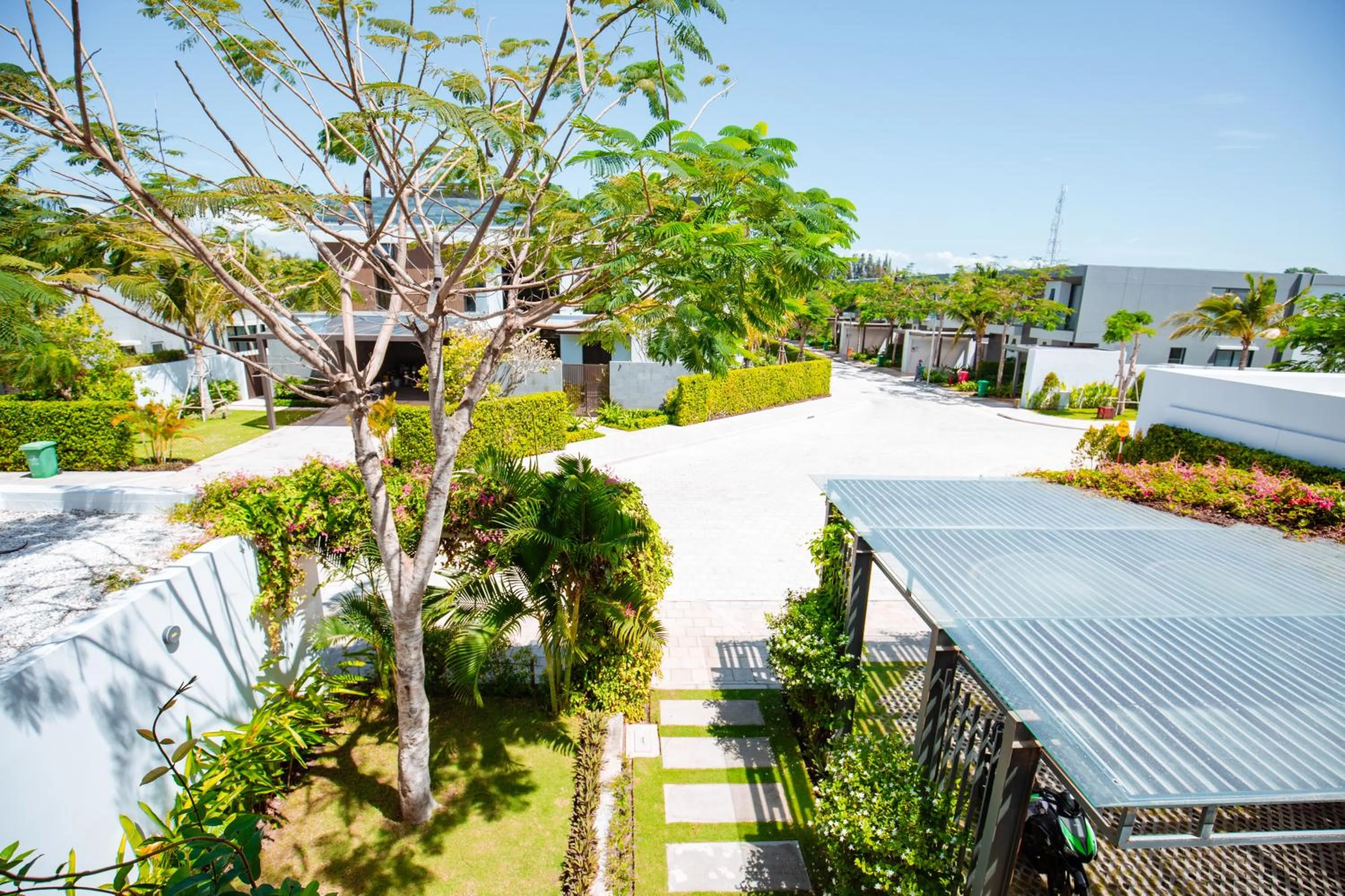 Beachfront 4 Bedrooms private pool villa Sanctuary Ho Tram resort