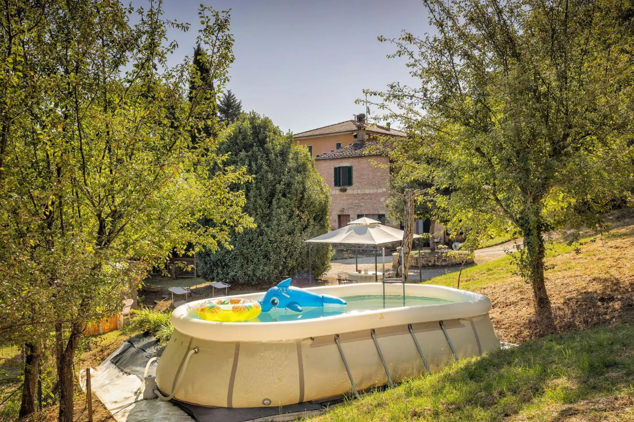 Swimming pool in L'Angolino di Martiena, amazing view in Montepulciano