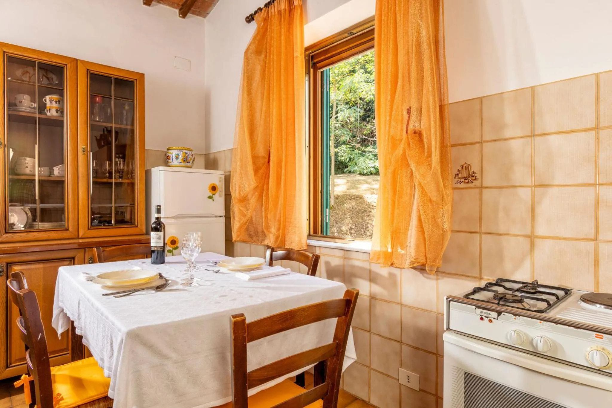 Kitchen or kitchenette in L'Angolino di Martiena, amazing view in Montepulciano