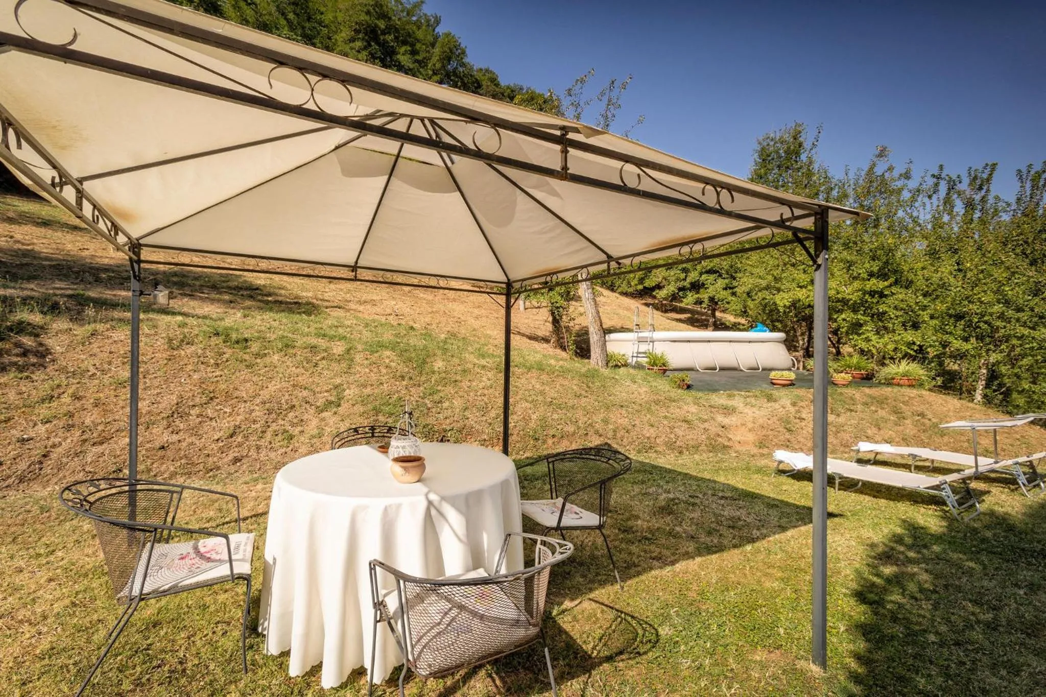 Property building in L'Angolino di Martiena, amazing view in Montepulciano