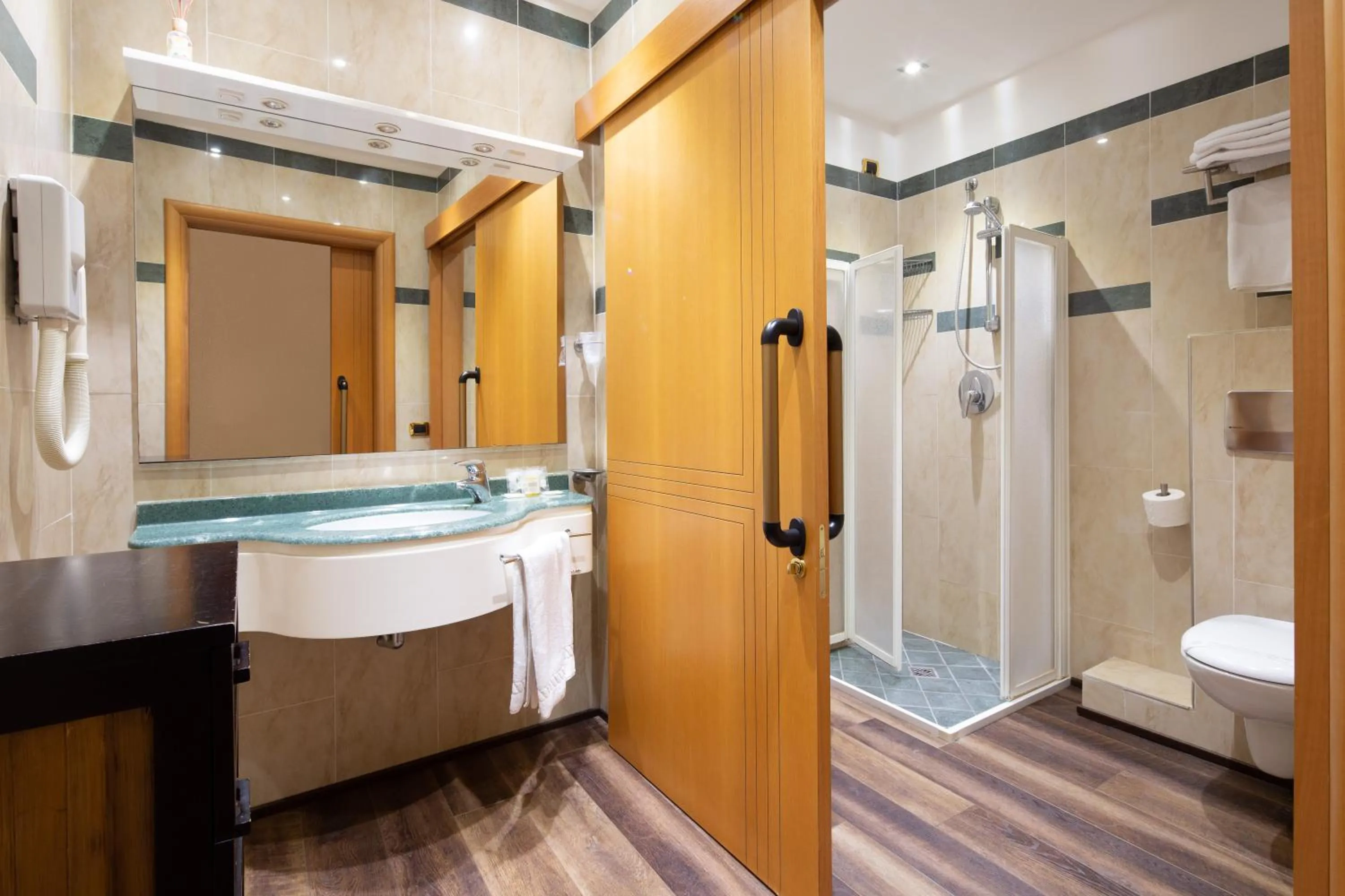 Shower in Best Western Maison B Hotel