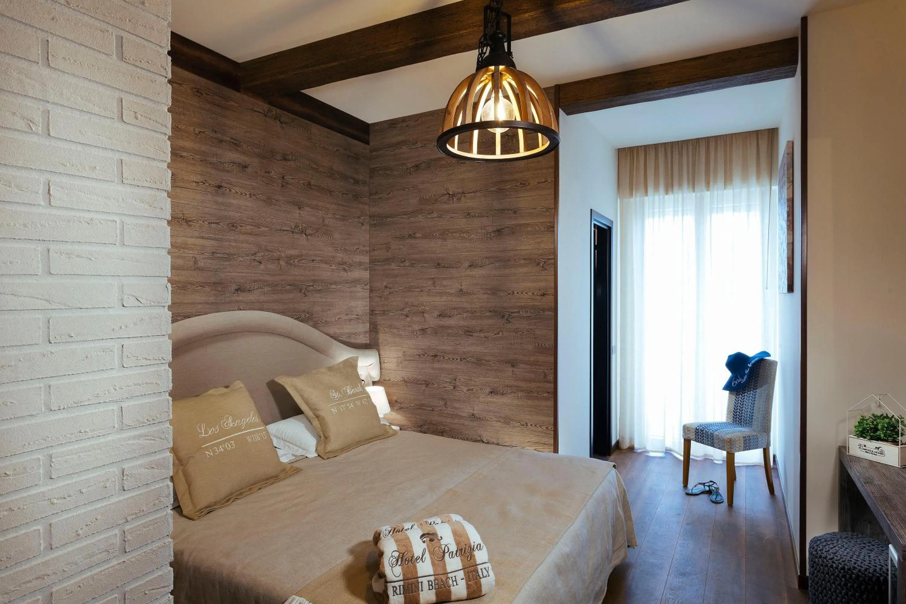 Bed in Best Western Maison B Hotel