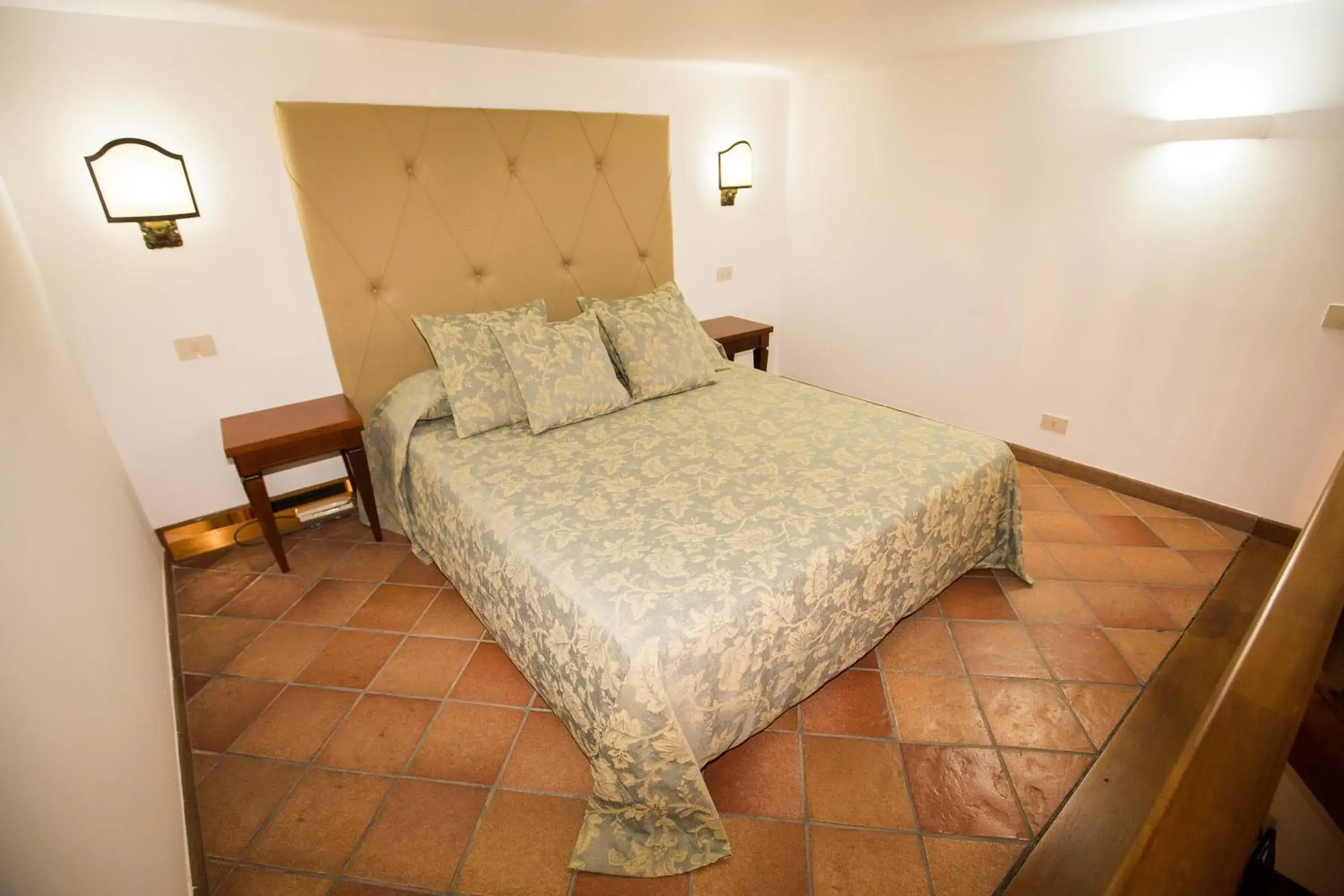 Classic Quadruple Room in Palazzo Raho Classic Quadruple Room in Palazzo Raho