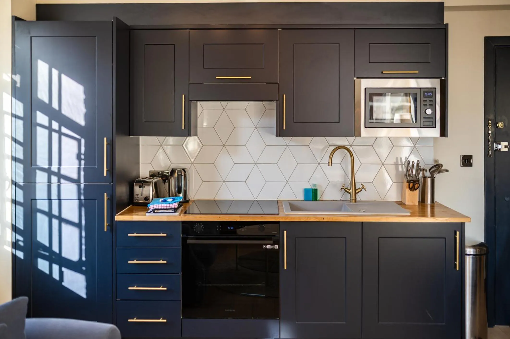 Kitchen or kitchenette in Nell Gwynn House