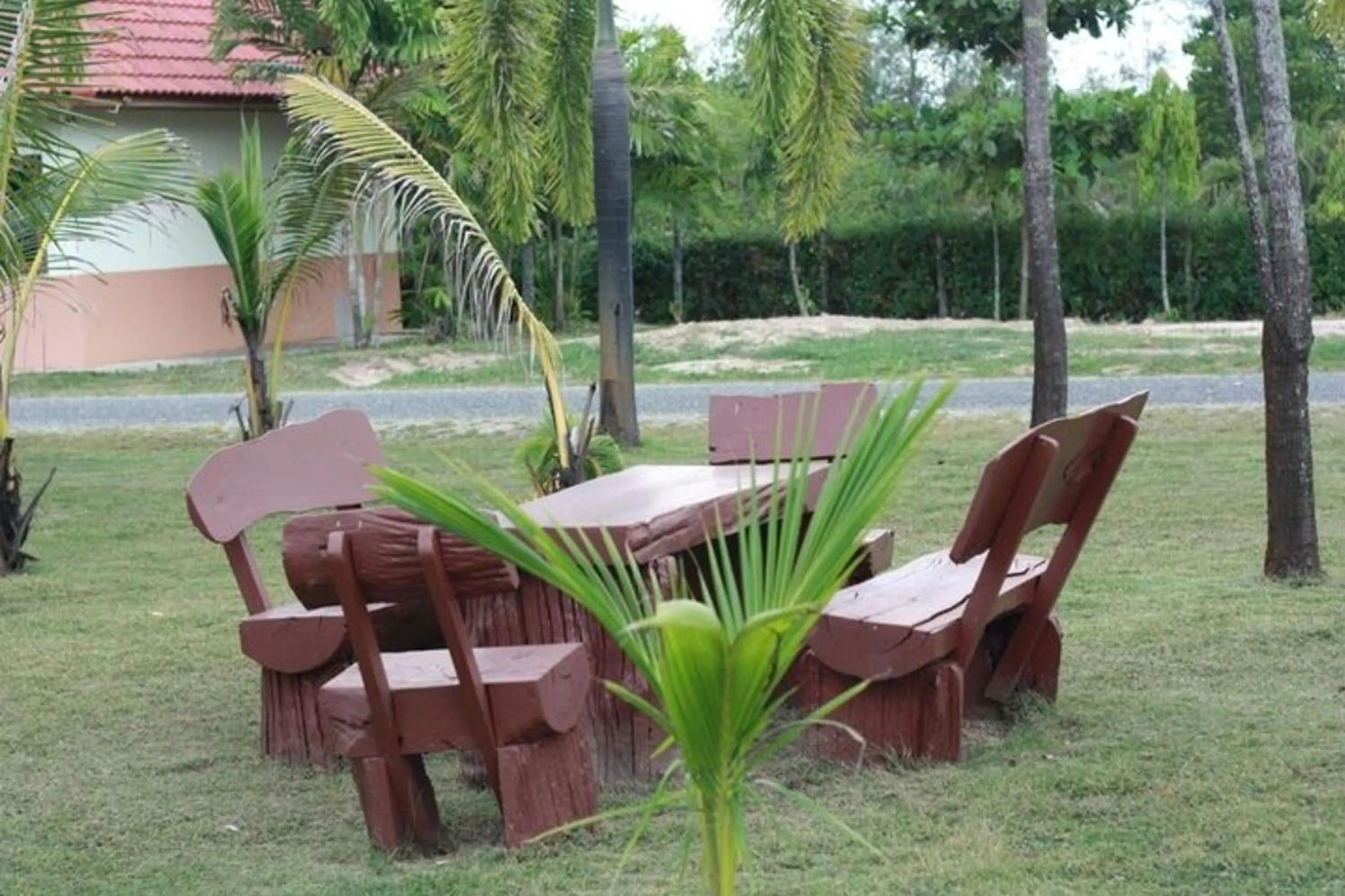 Restaurant/places to eat in KhiangLe Resort 1