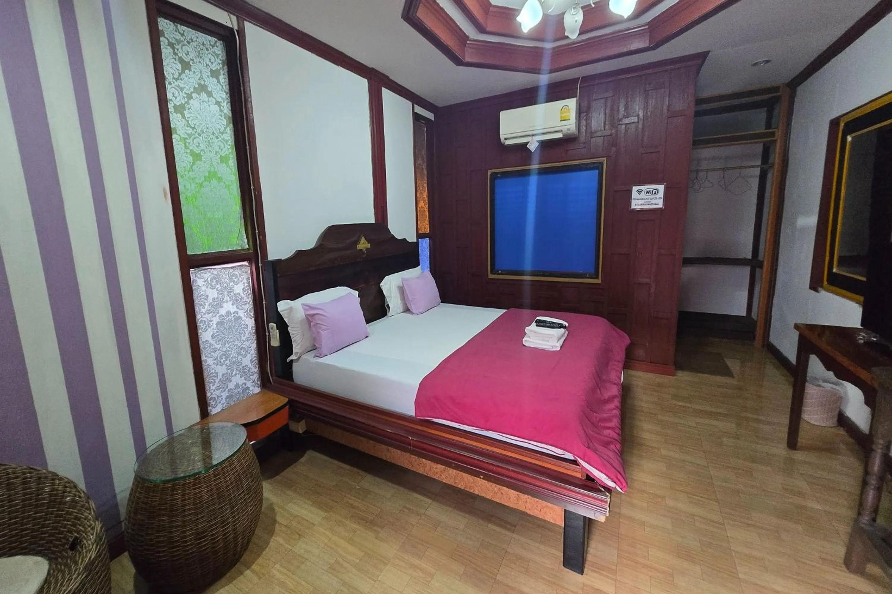 Bed in Ruean Mai KhiangLe Songkhla