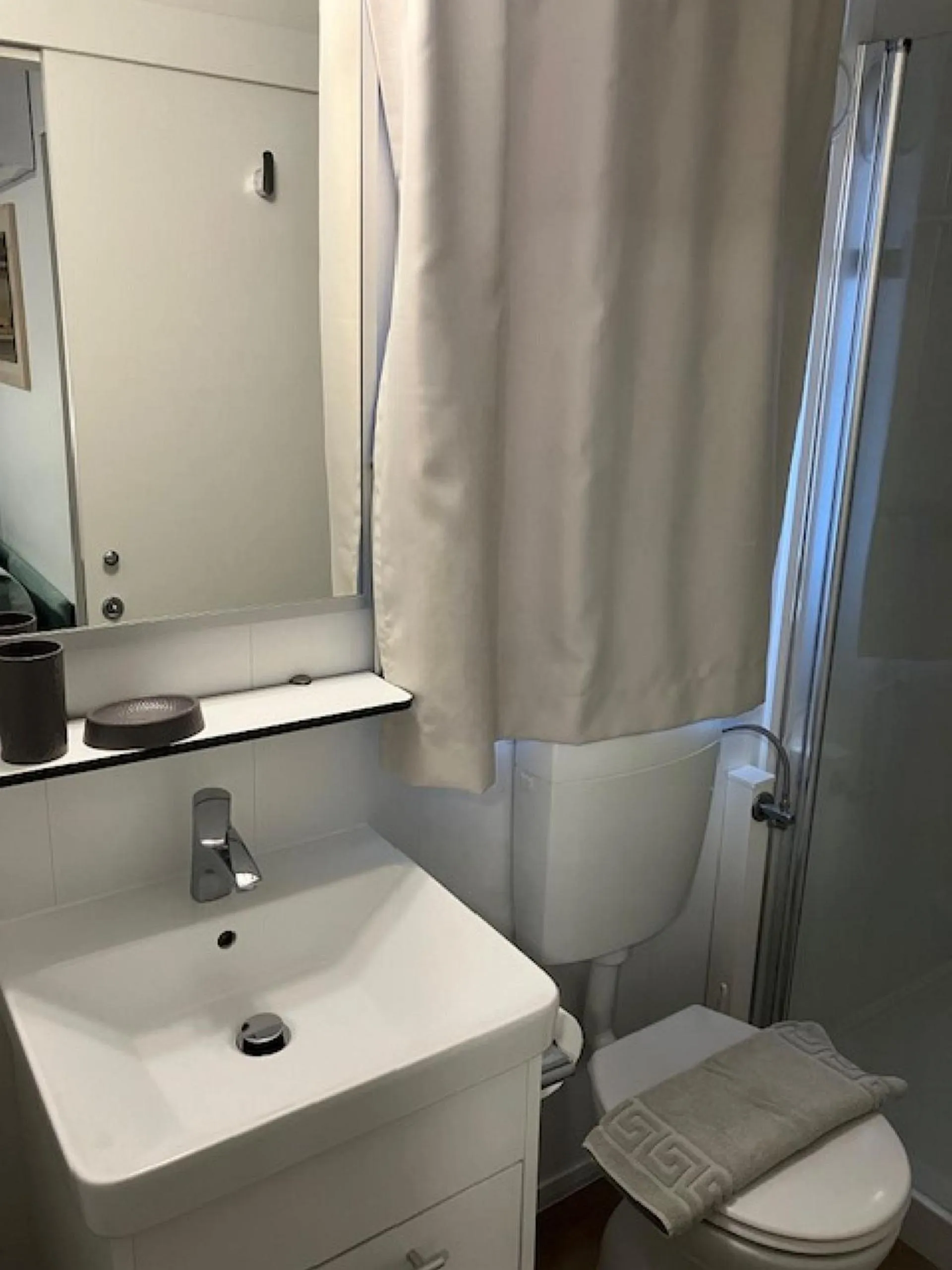 Bathroom in Sunny Home Soline