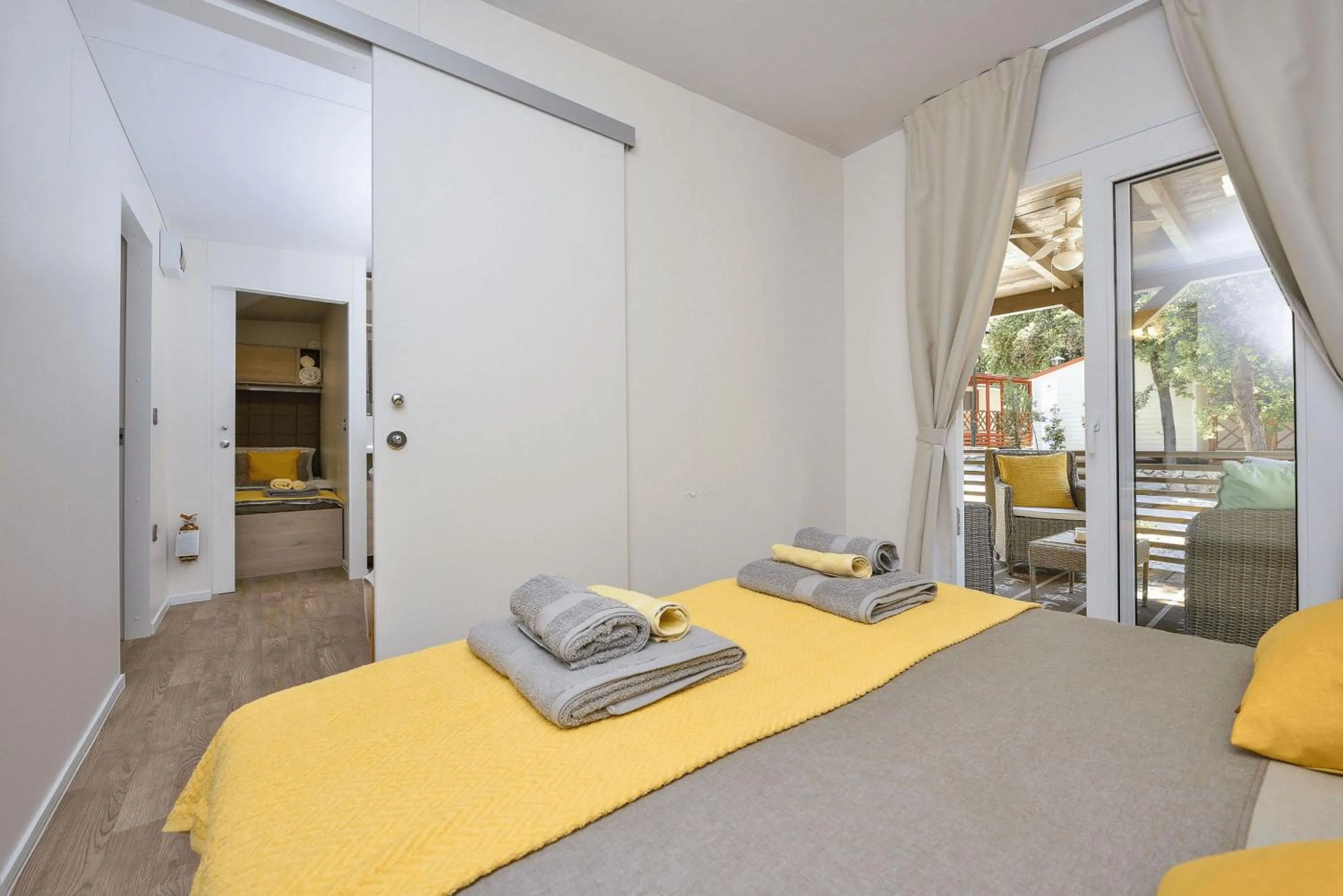 Bedroom, Bed in Sunny Home Soline