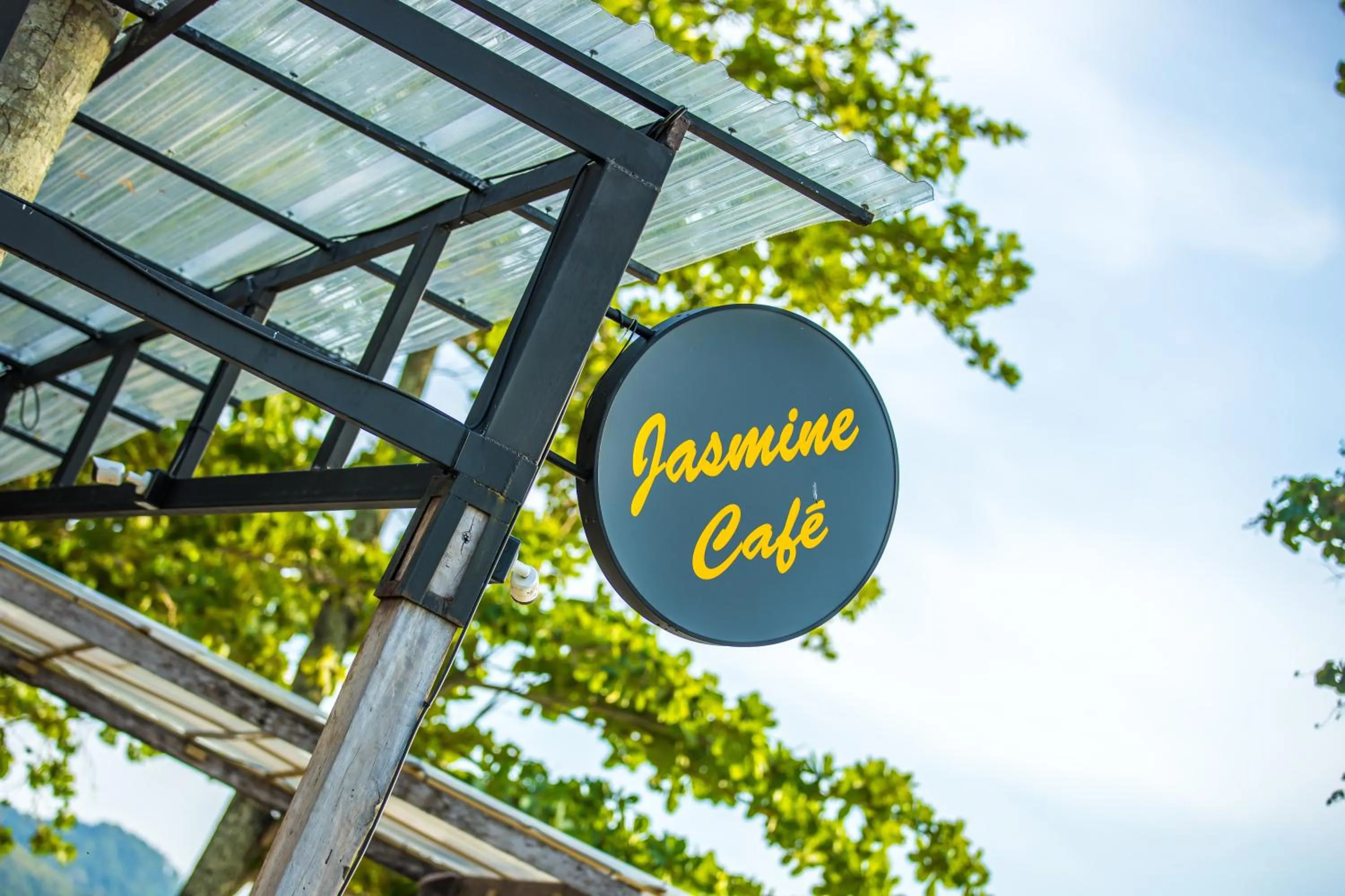 Coffee/tea facilities in BJ & Radisson Sea View Hotel