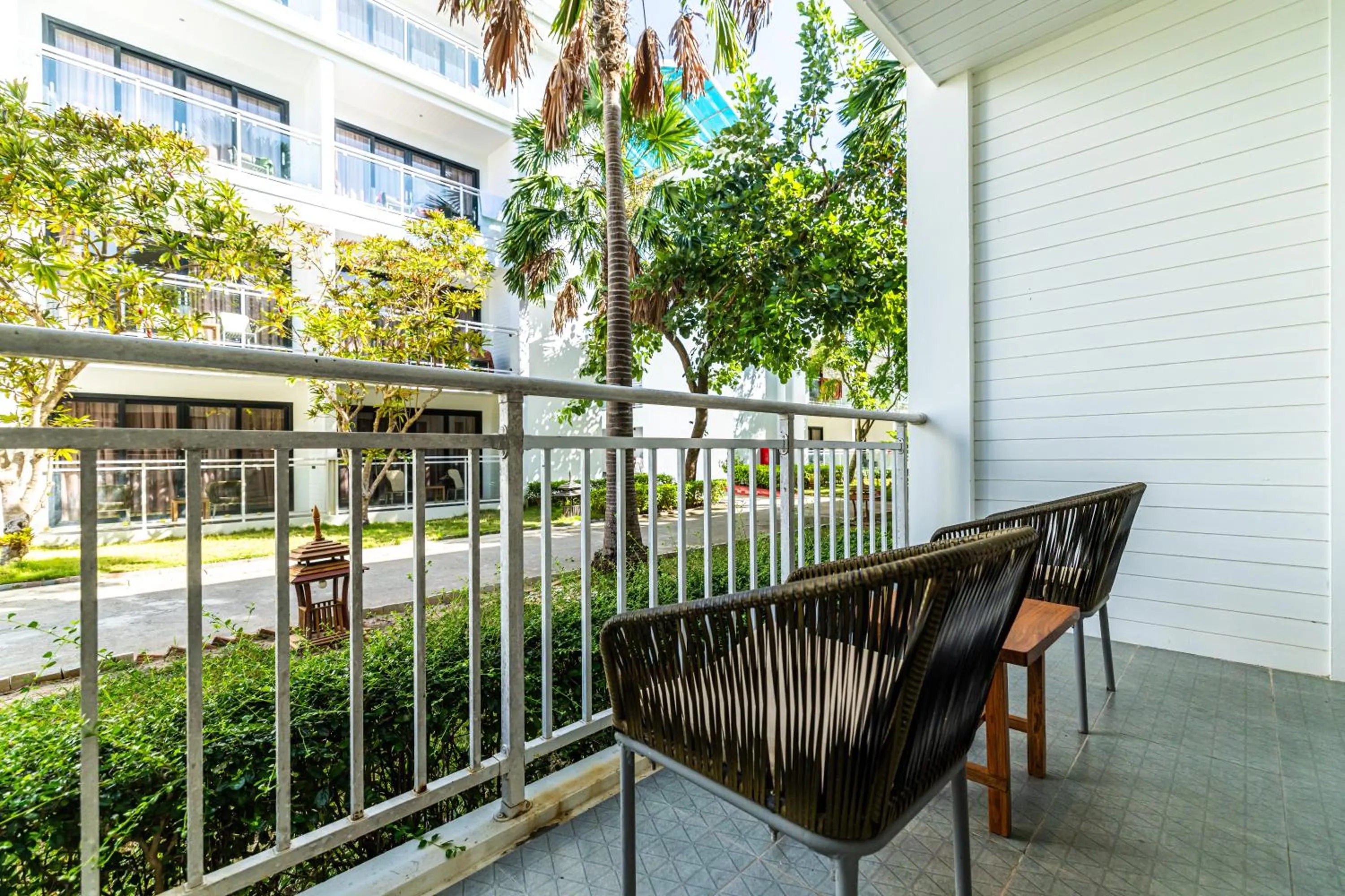 Day in BJ & Radisson Sea View Hotel