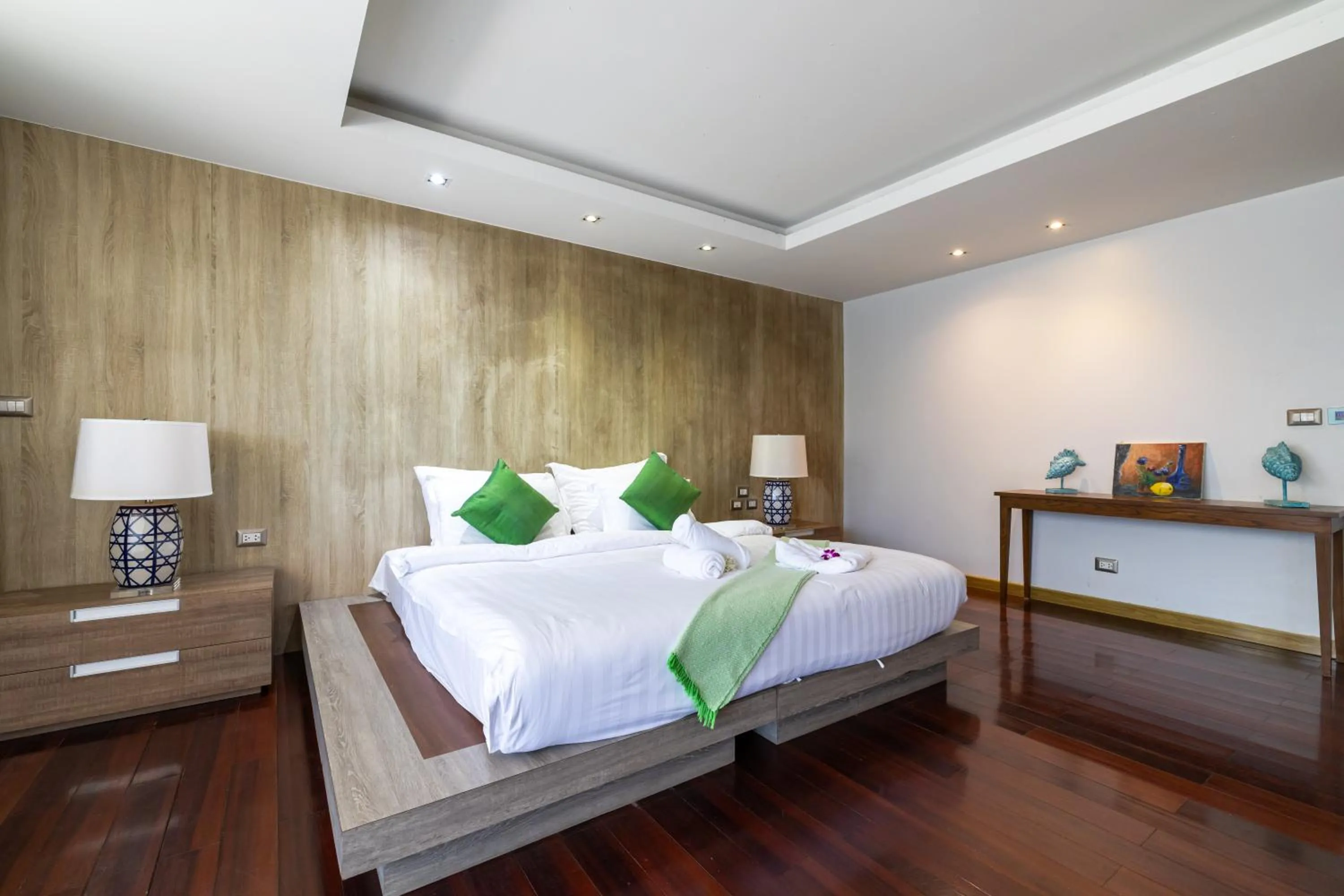 Bed in Phuket Moonlit Bay Seaview Resort & Spa