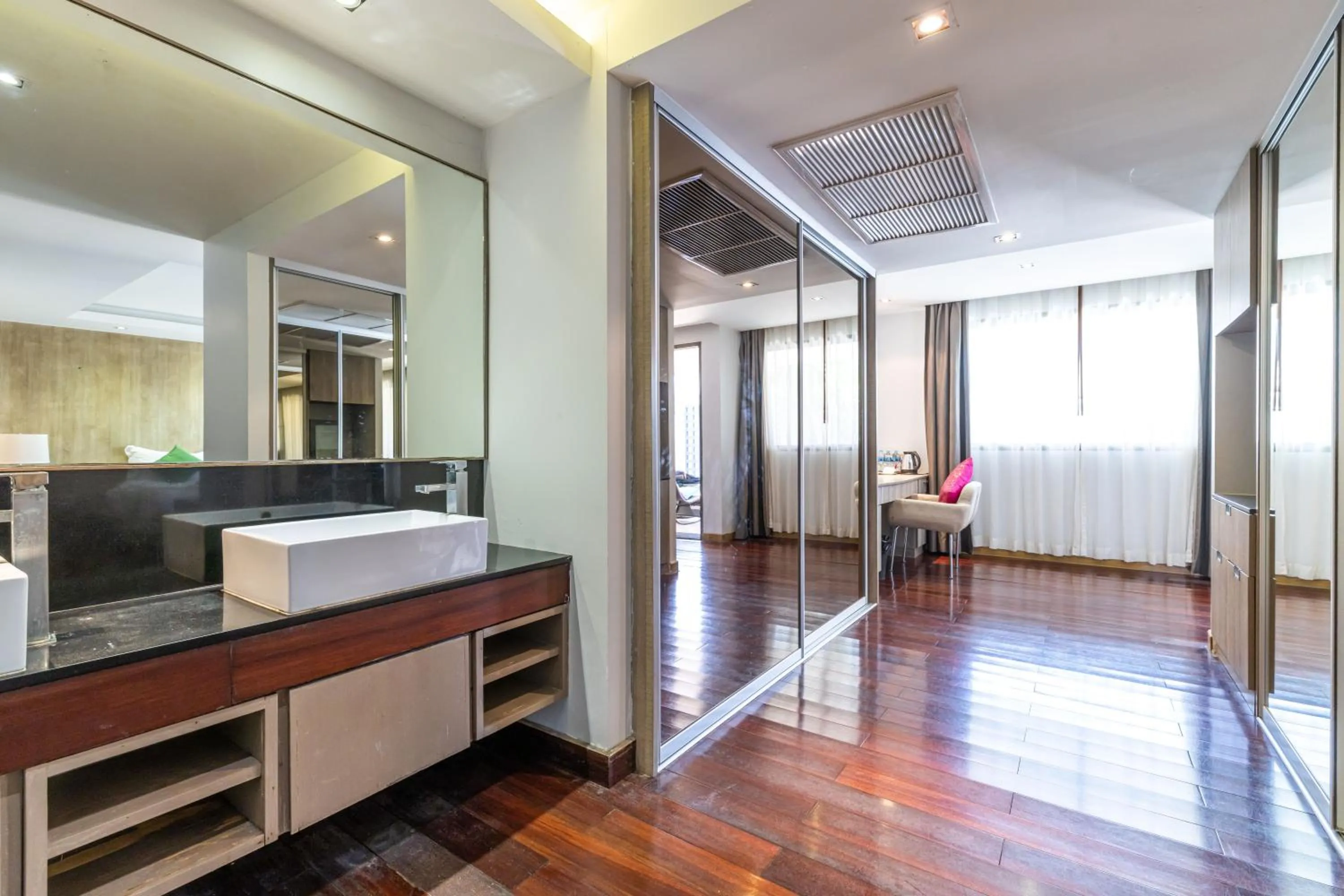 Toilet in Phuket Moonlit Bay Seaview Resort & Spa