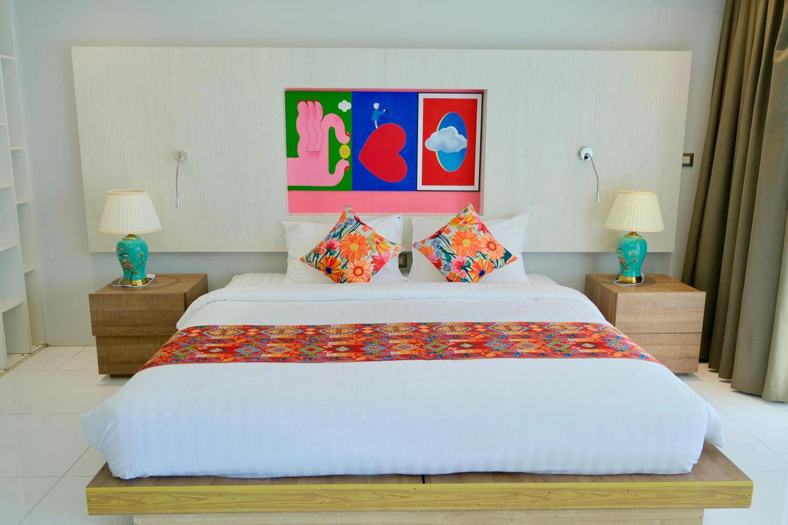 Bed in Phuket Moonlit Bay Seaview Resort & Spa