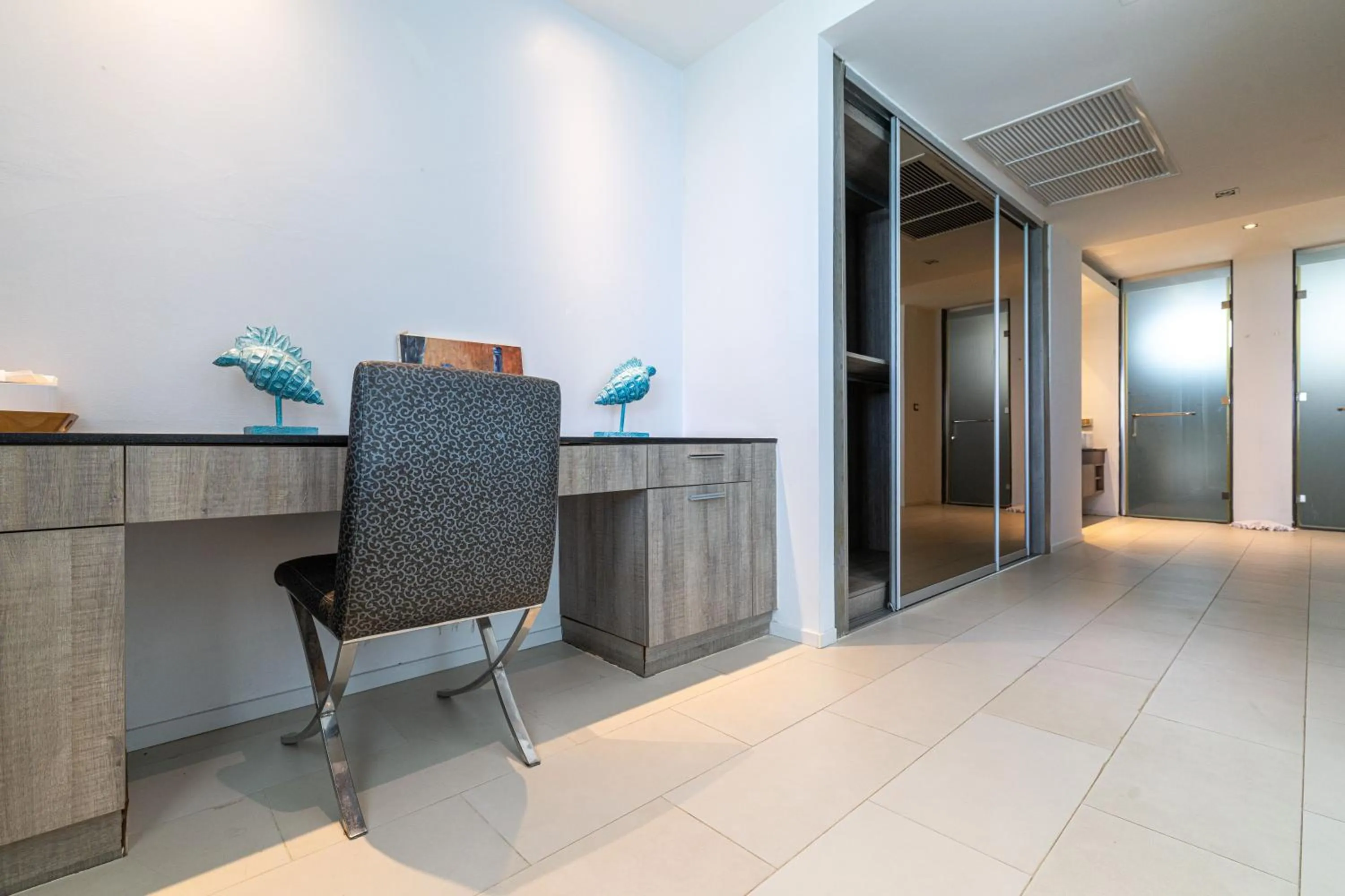 Living room in Phuket Moonlit Bay Seaview Resort & Spa