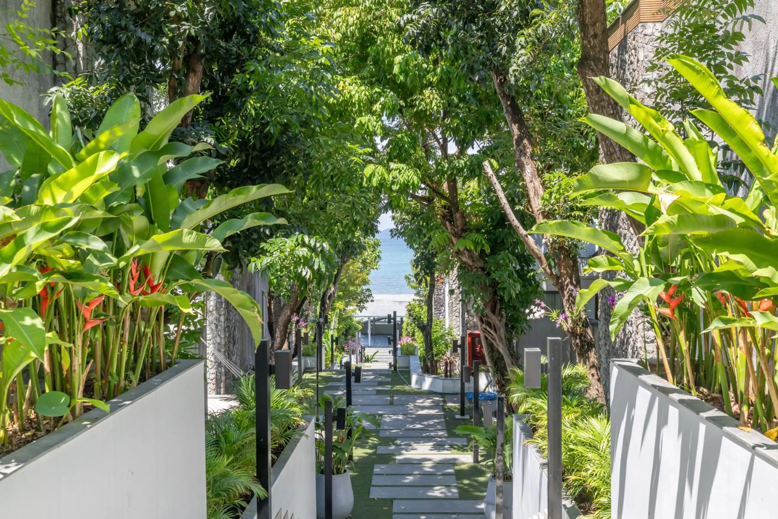 Spring in Phuket Moonlit Bay Seaview Resort & Spa